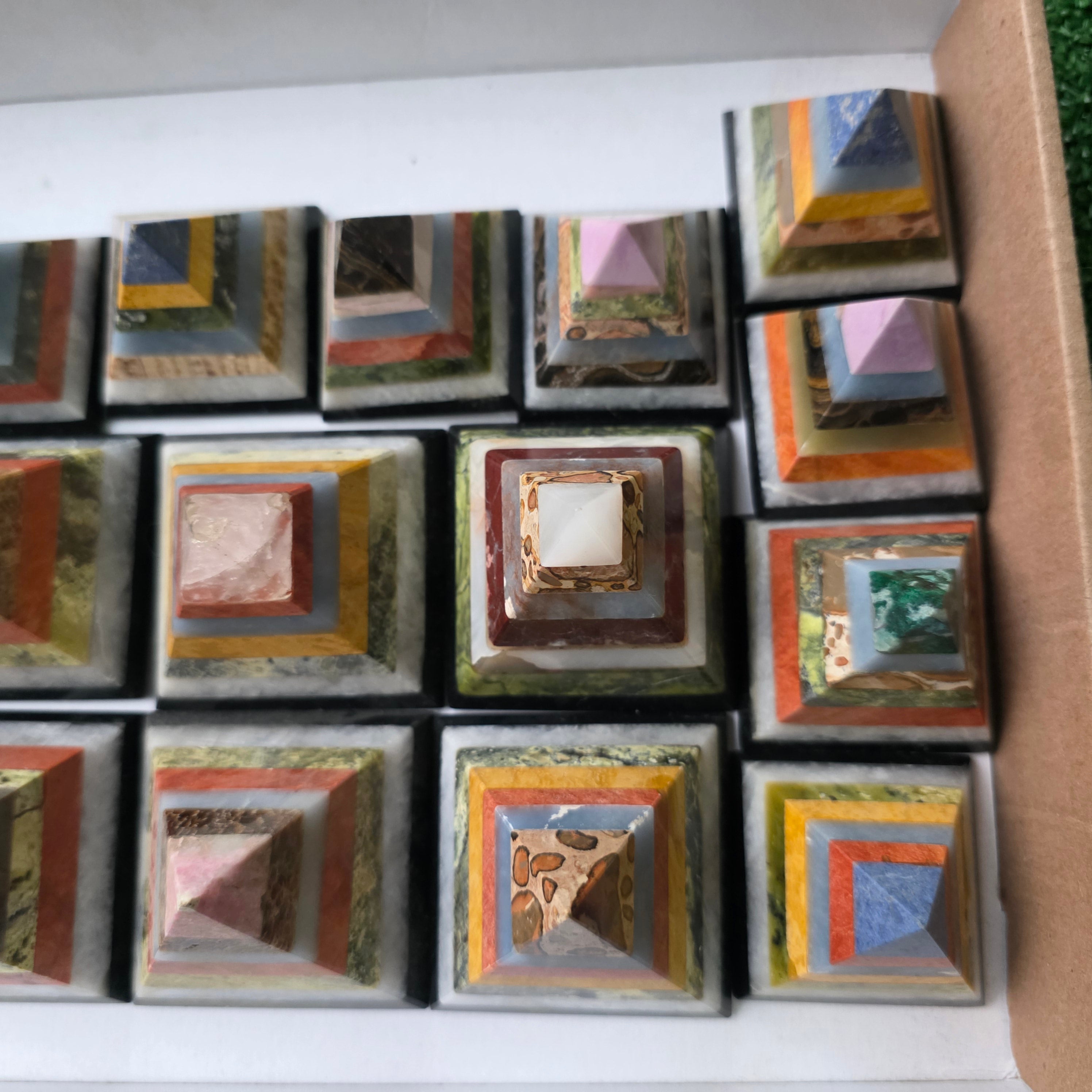 Lot 17 pcs multicolored pyramids