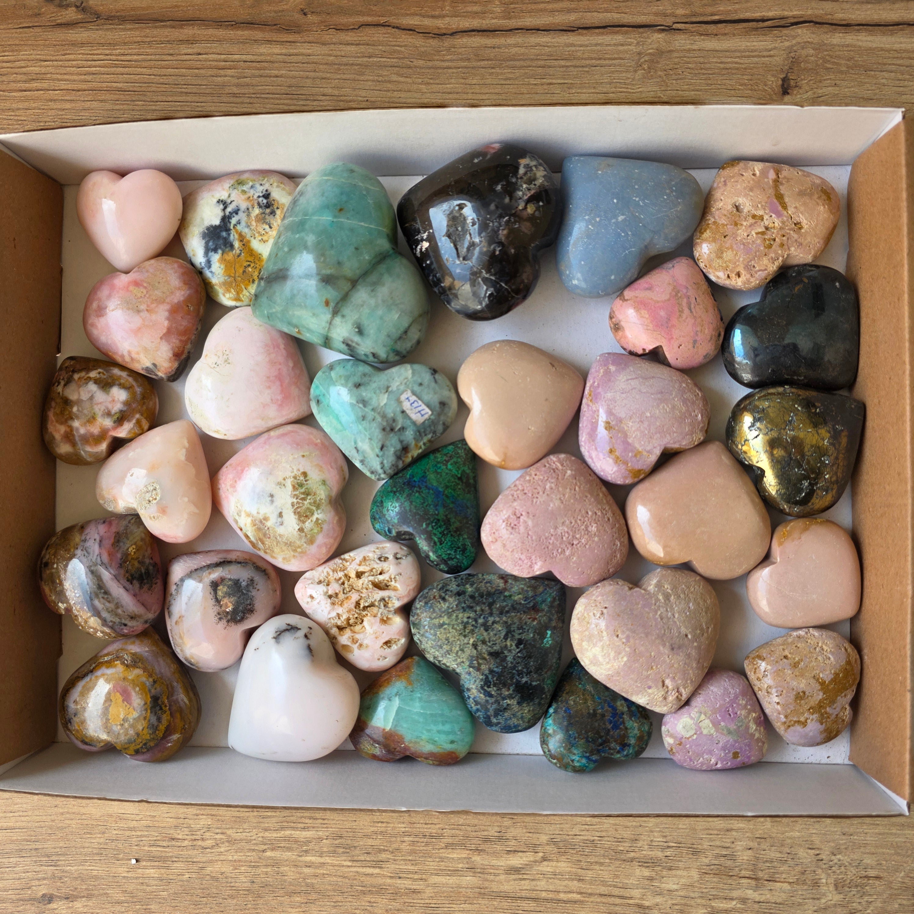 Lot 31 pcs Heart of mixed stones