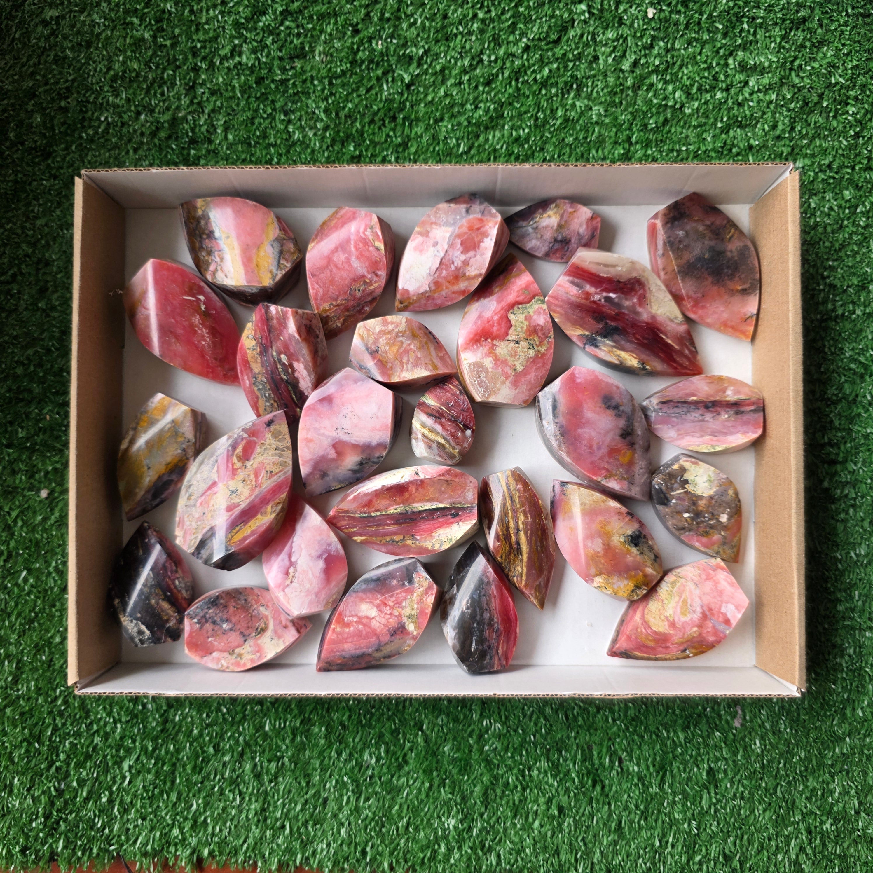 Lot 26 pcs strawberry pink opal flame