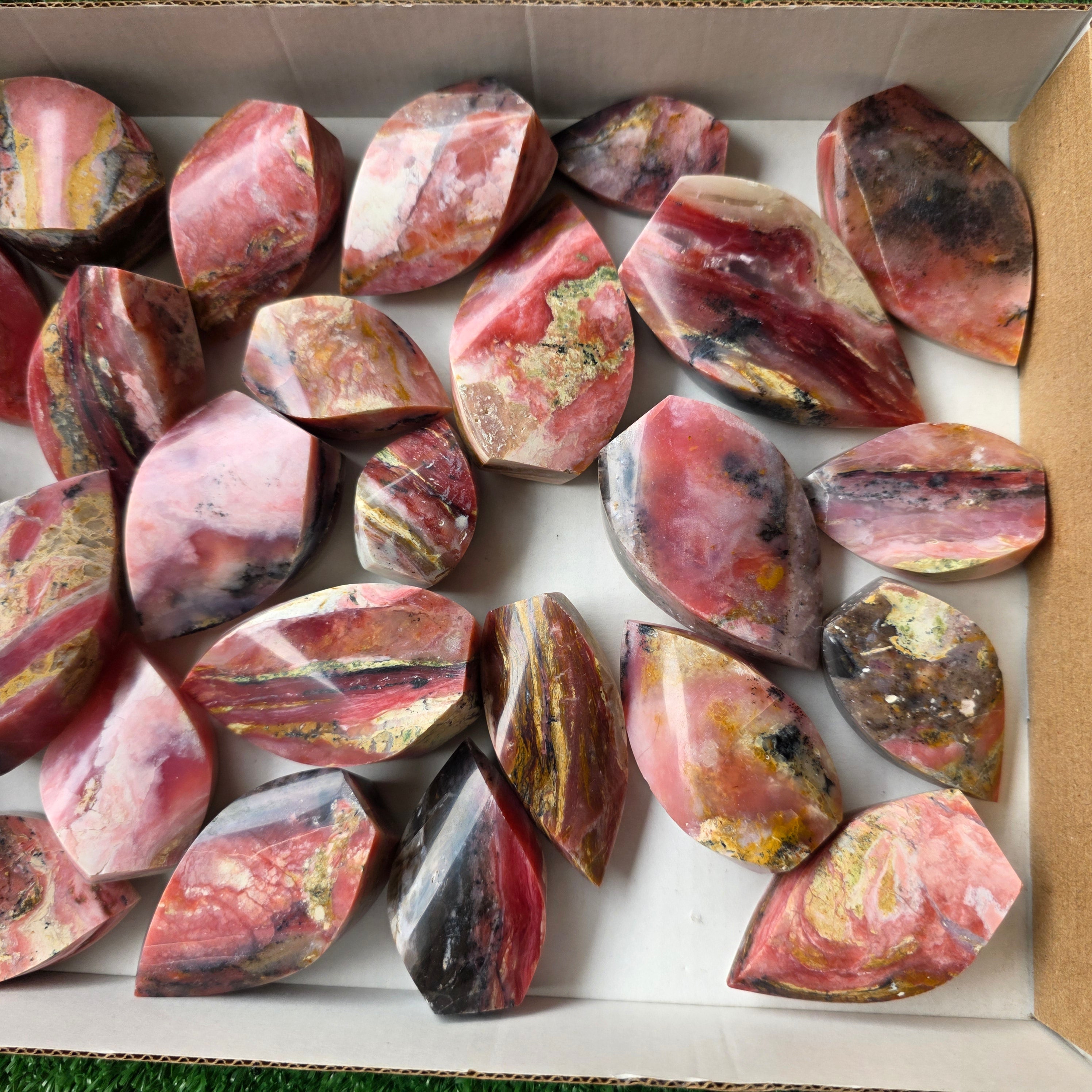 Lot 26 pcs strawberry pink opal flame