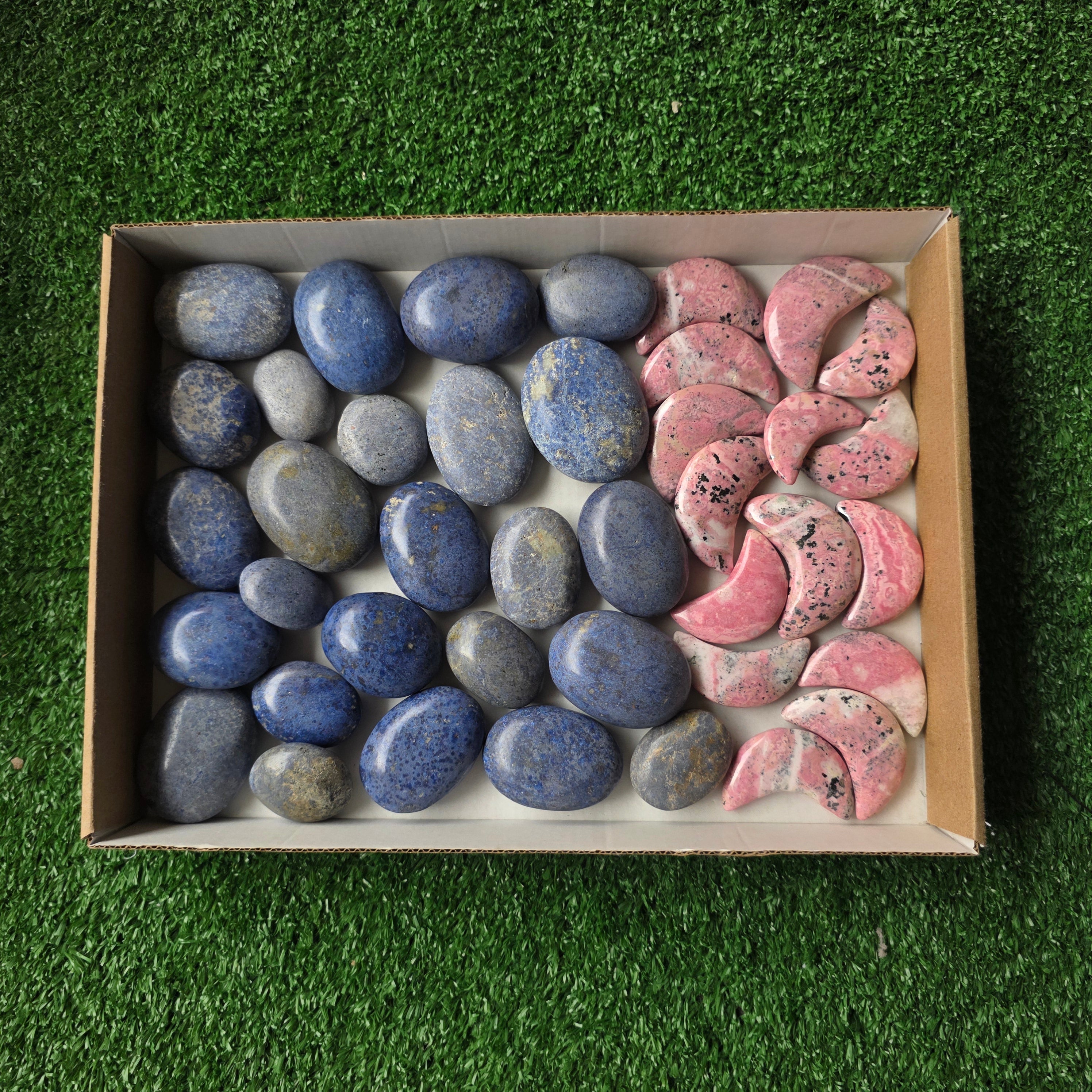 lot 40 pcs Rhodonite, Dumortierite Palm and moon