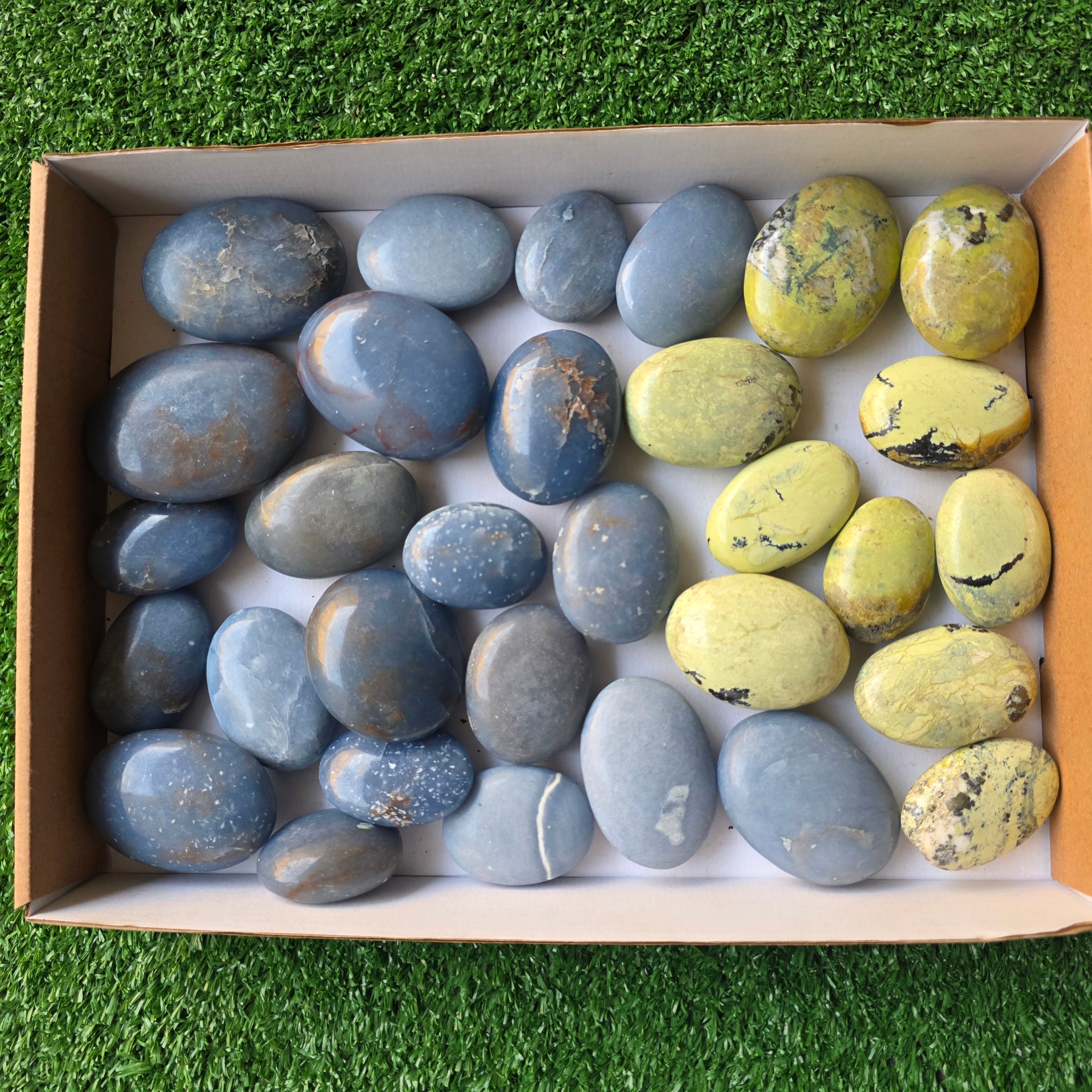 lot 31 pcs Angelite and Serpentine Palm