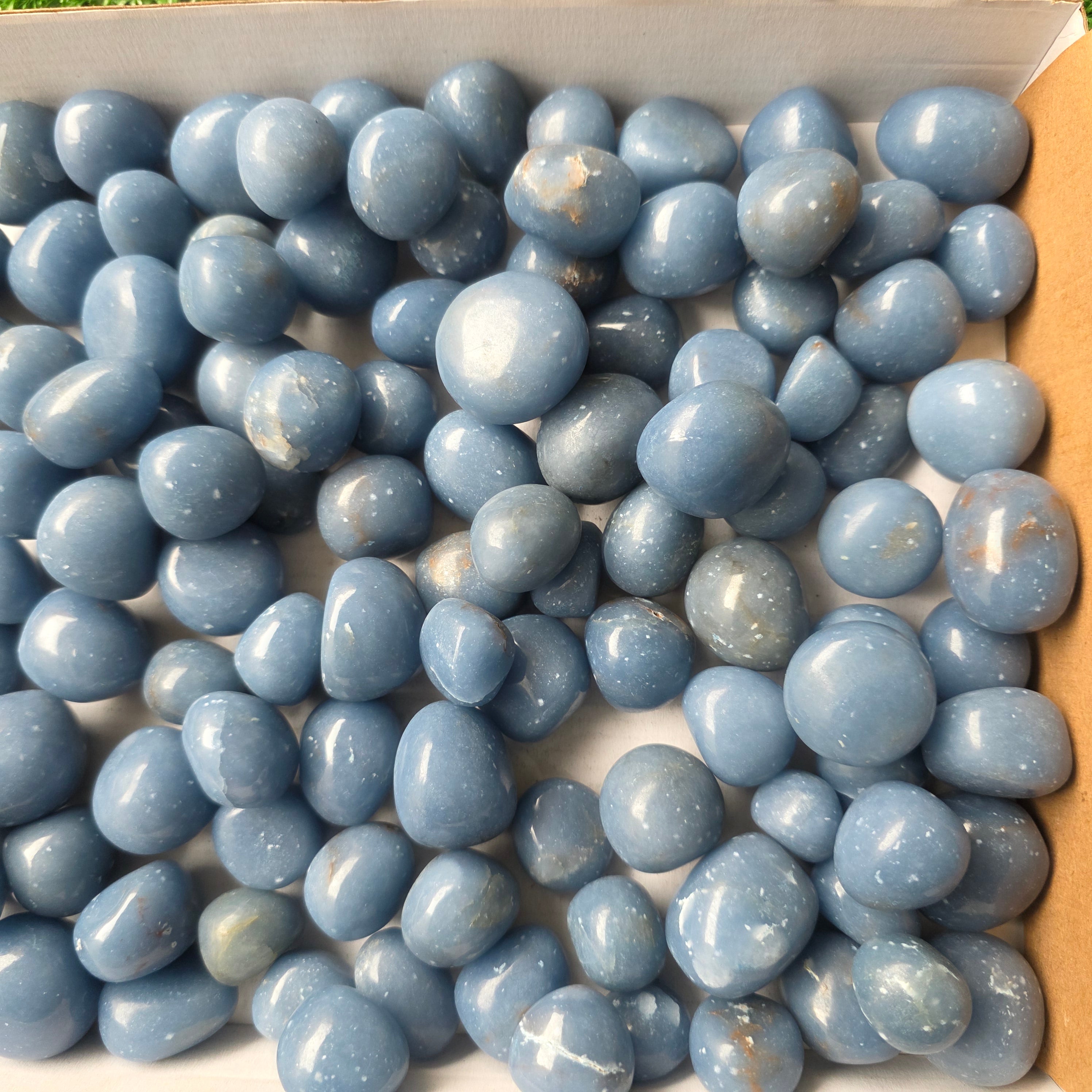 Lot 3 kg Angelite tumbled