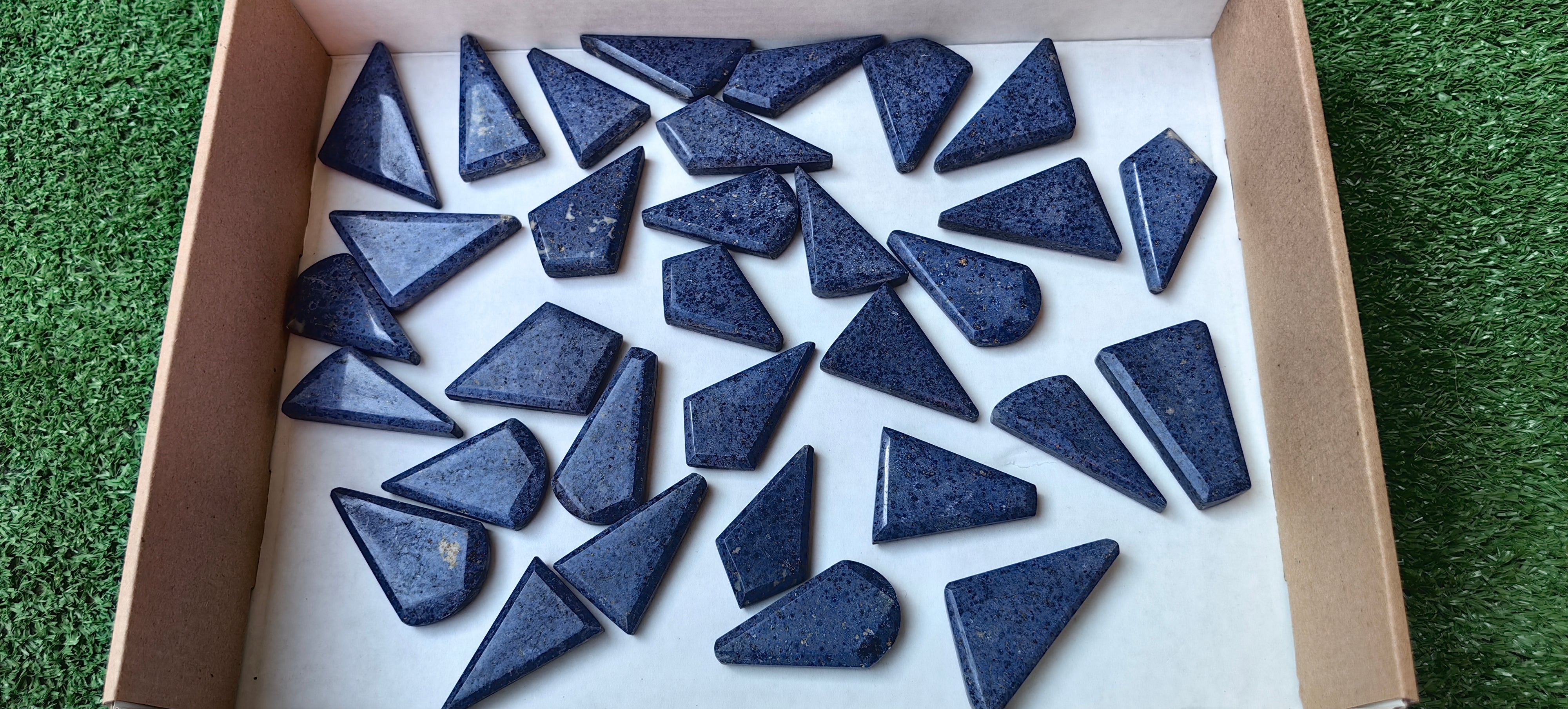 Lot 32 pcs Dumortierite Free Form Faceted