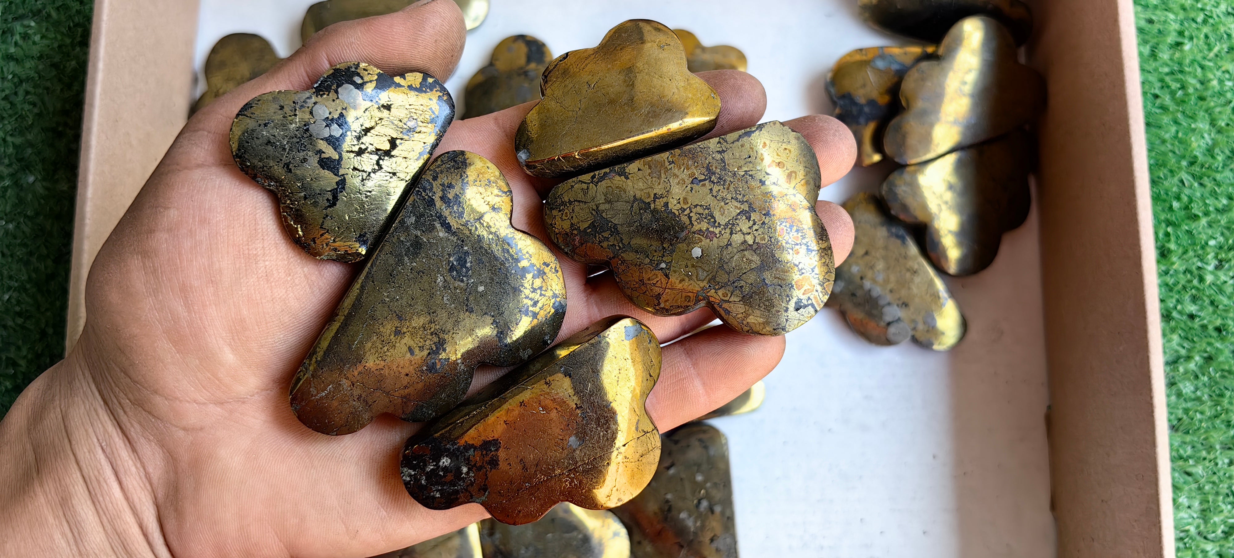 Lot 25 pcs Chalcopyrite Cloud