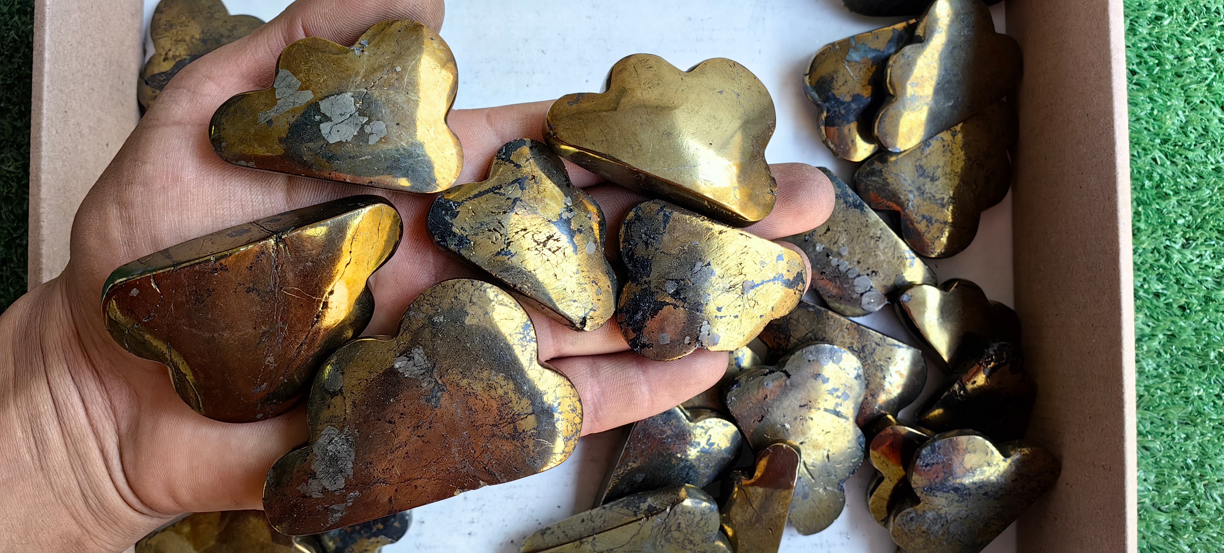 Lot 25 pcs Chalcopyrite Cloud