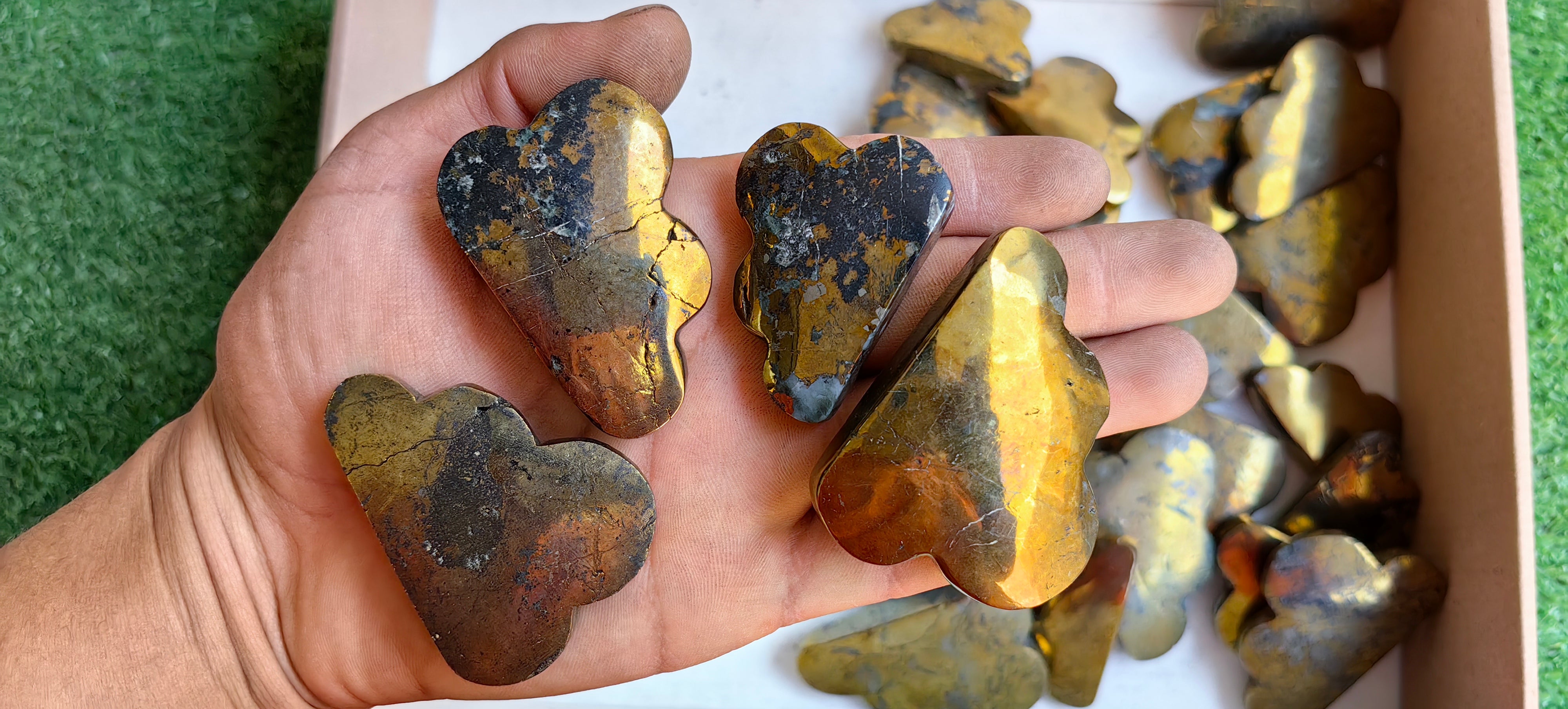 Lot 25 pcs Chalcopyrite Cloud