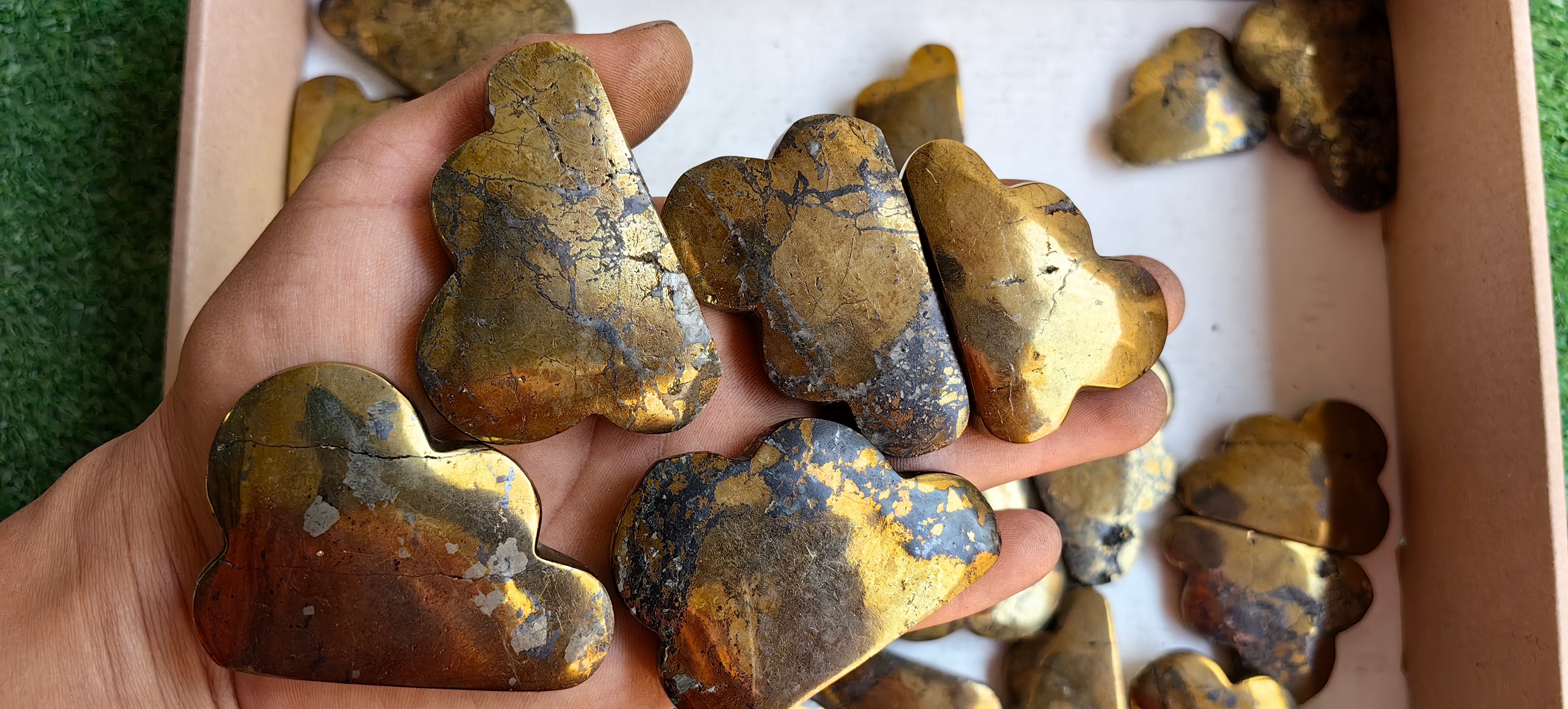 Lot 24 pcs Chalcopyrite Cloud