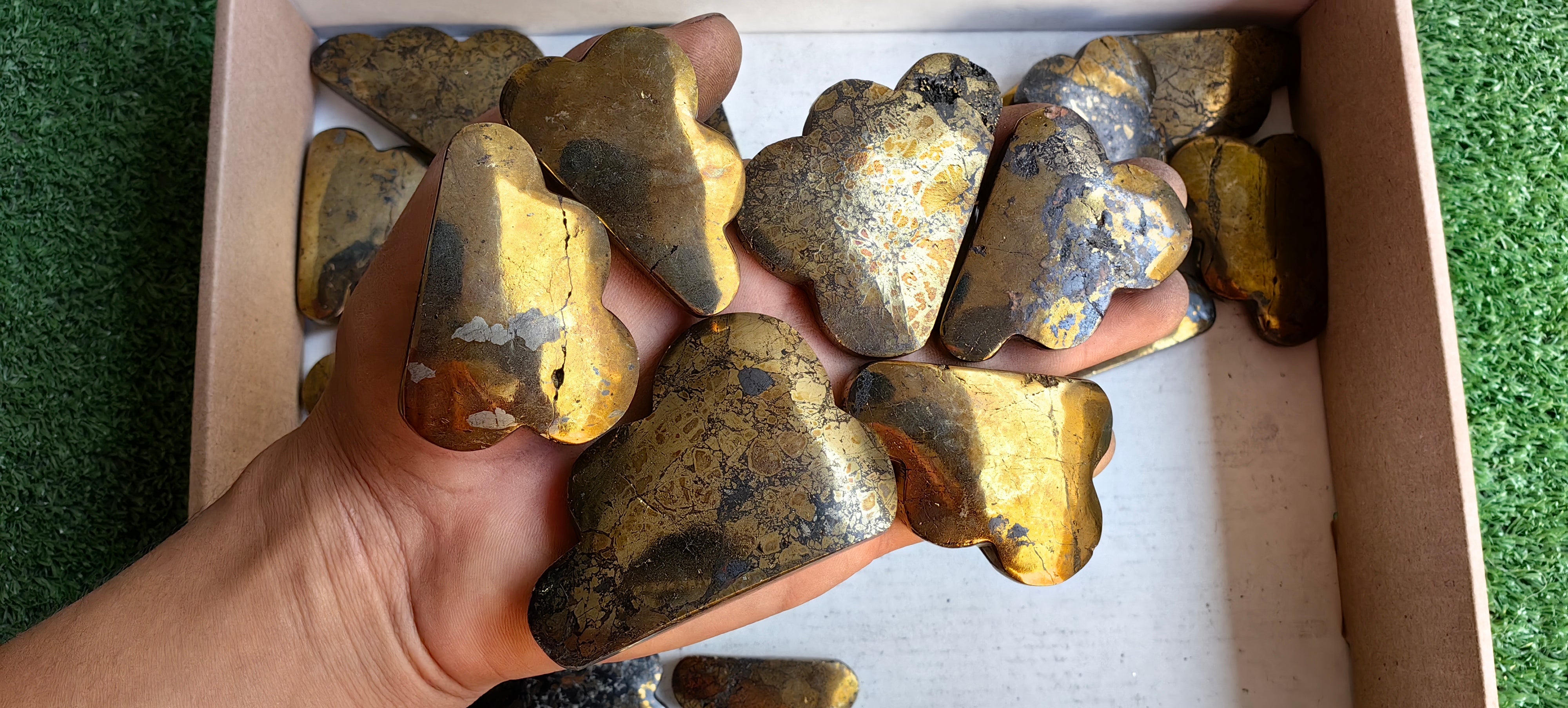 Lot 24 pcs Chalcopyrite Cloud