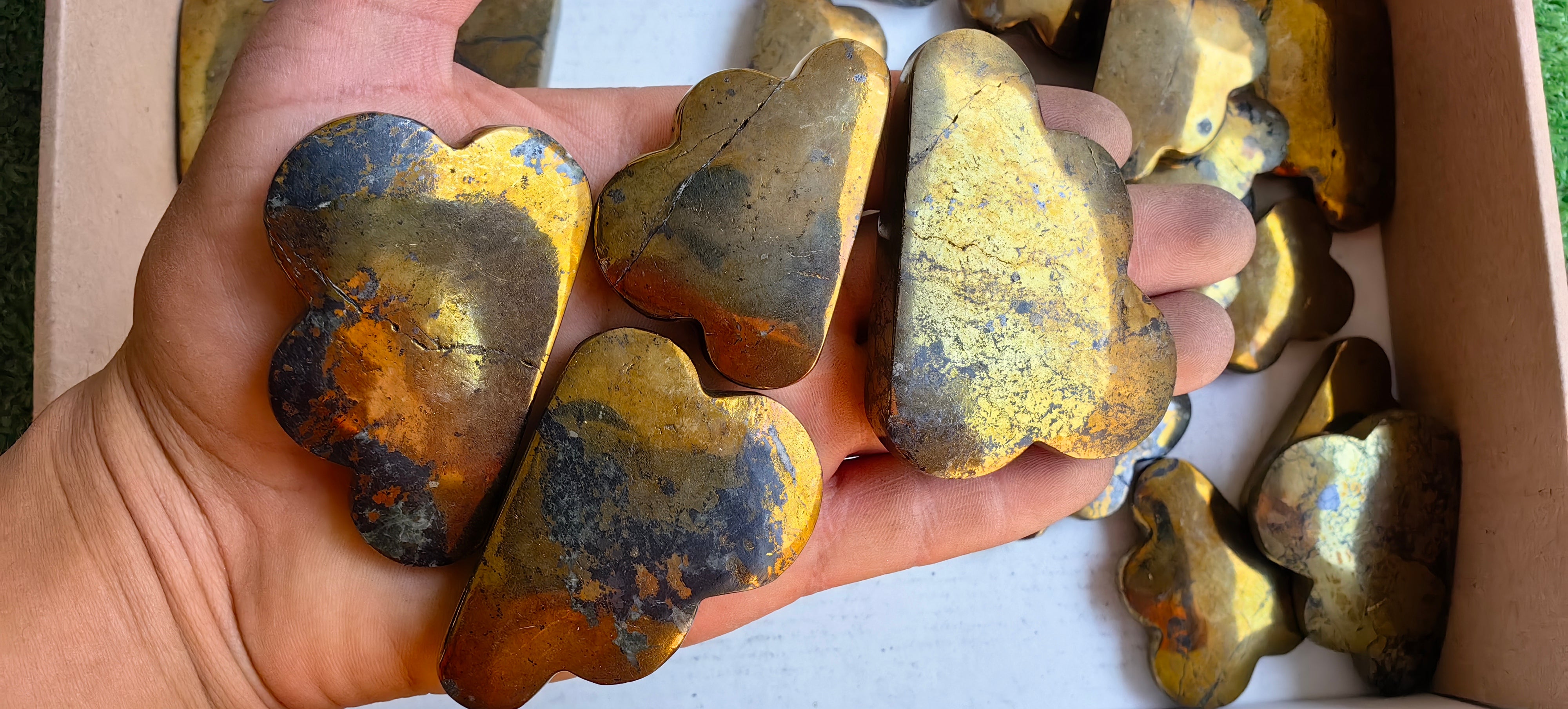 Lot 24 pcs Chalcopyrite Cloud