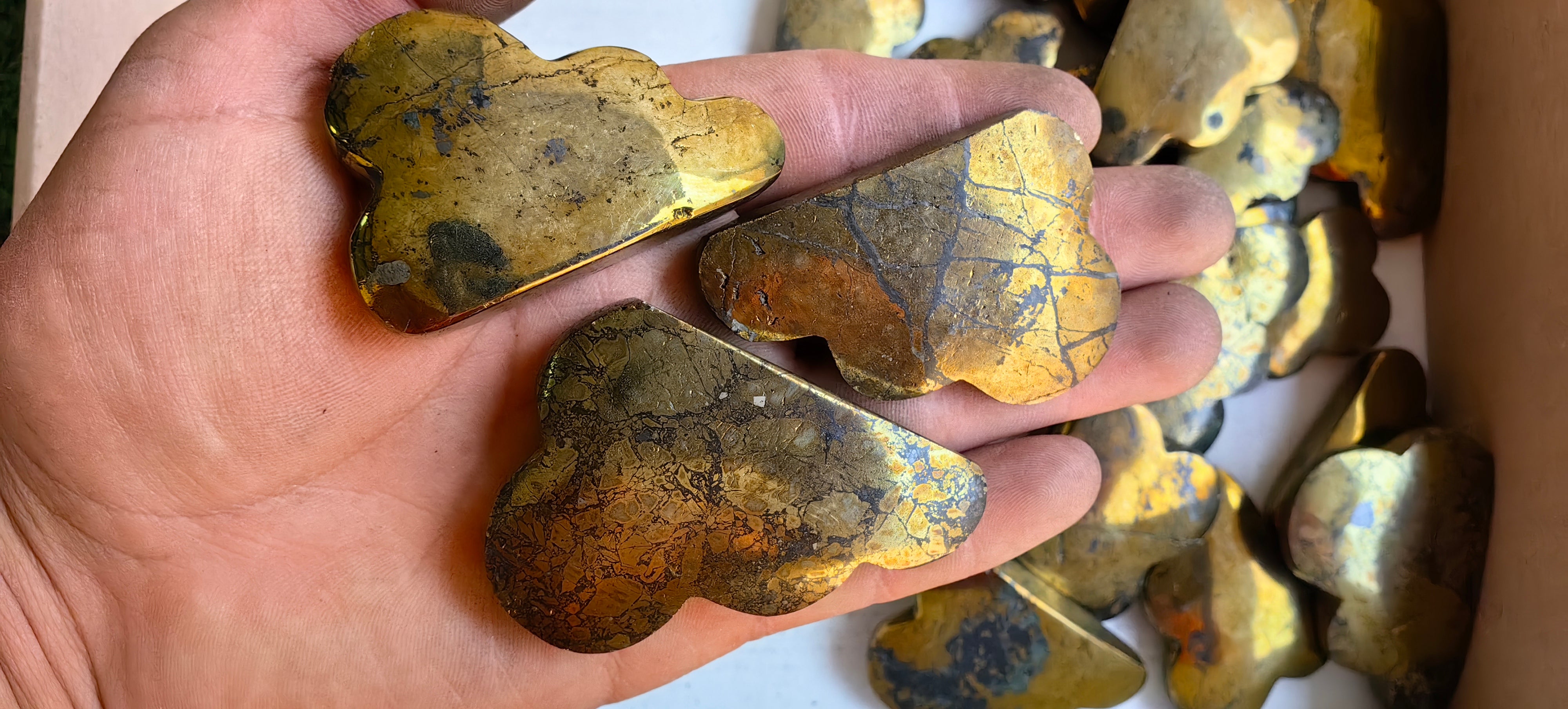 Lot 24 pcs Chalcopyrite Cloud