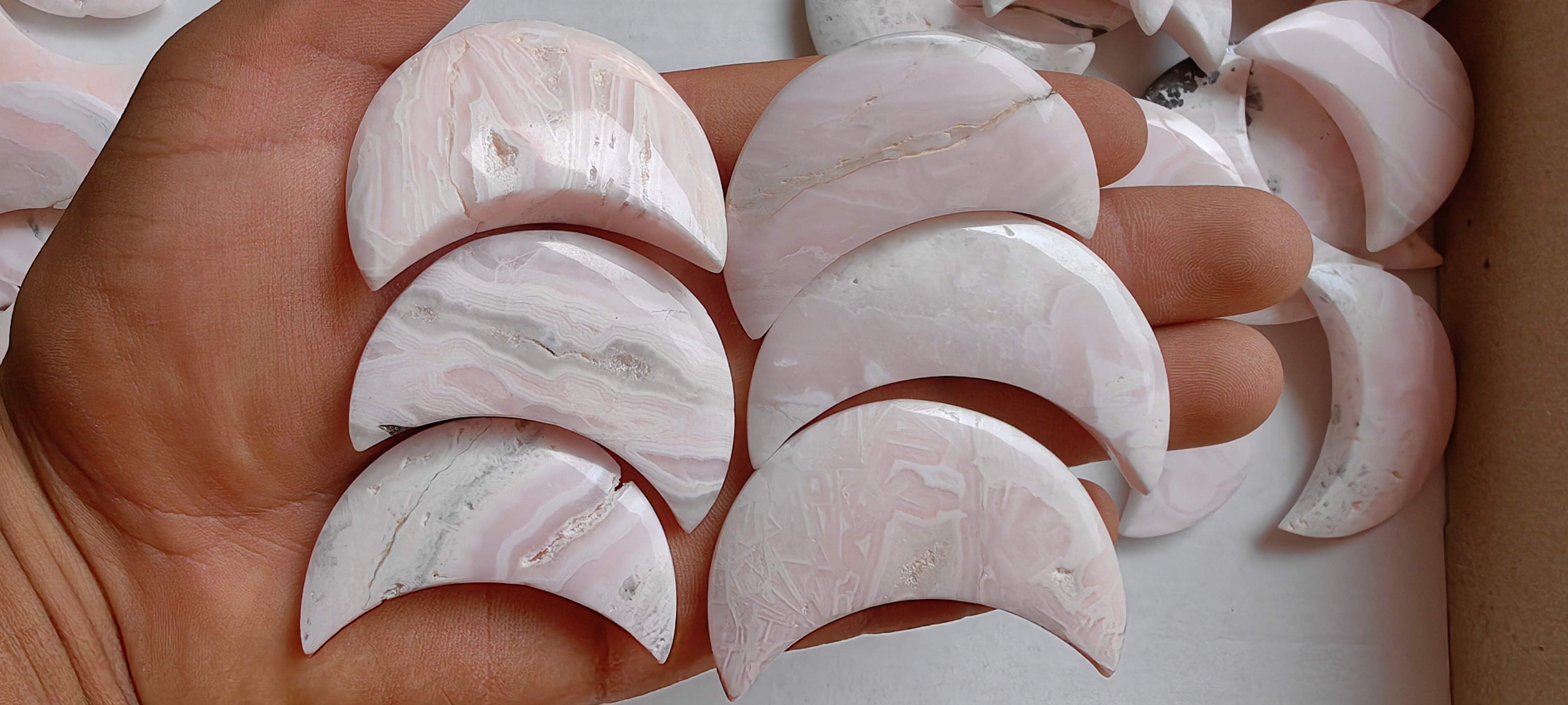Lot 32 pcs Mangano Moon
