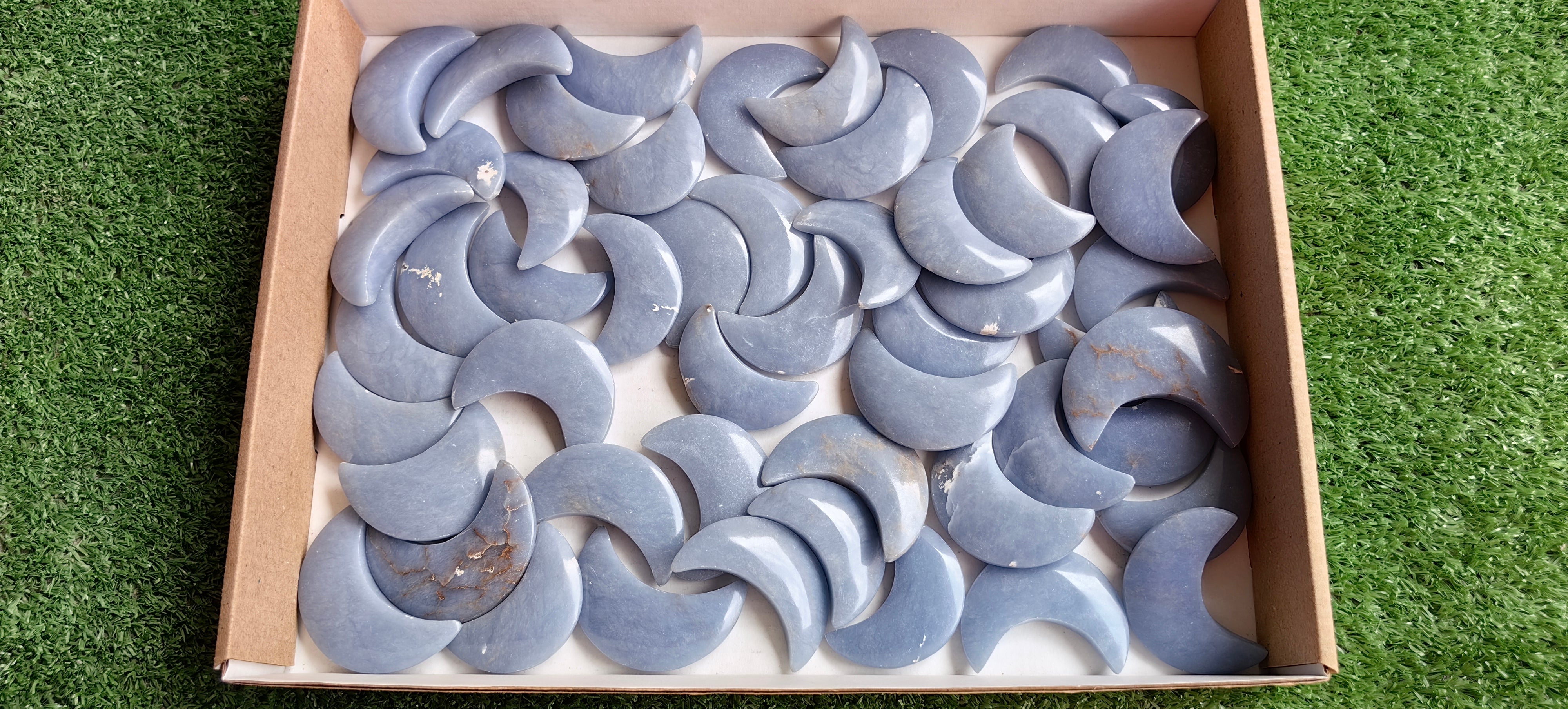 Lot 52 pcs Angelite moon