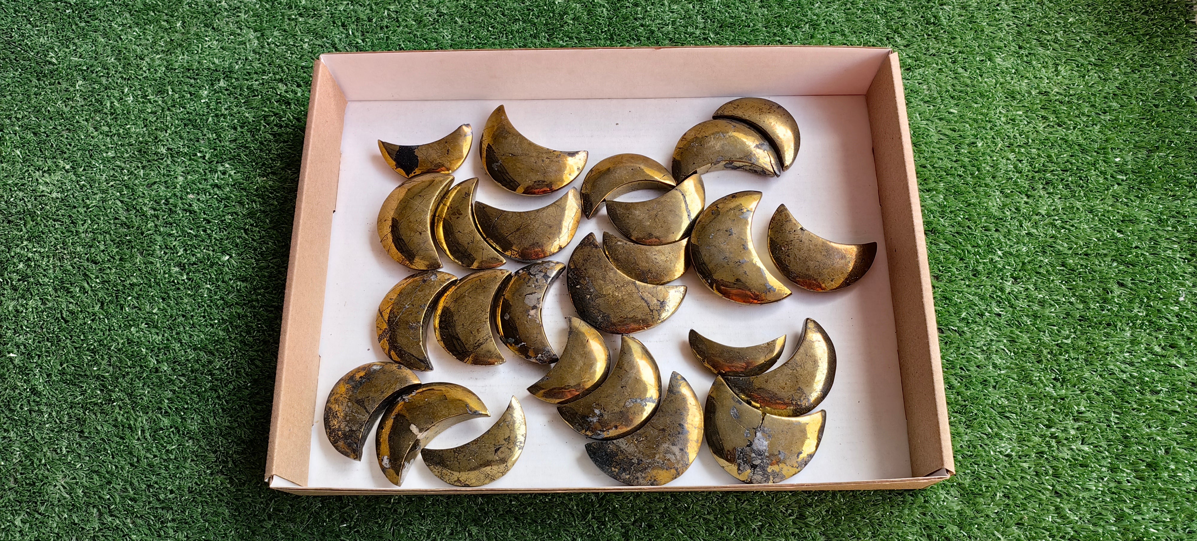 Lot 25 pcs Chalcopyrite Moon