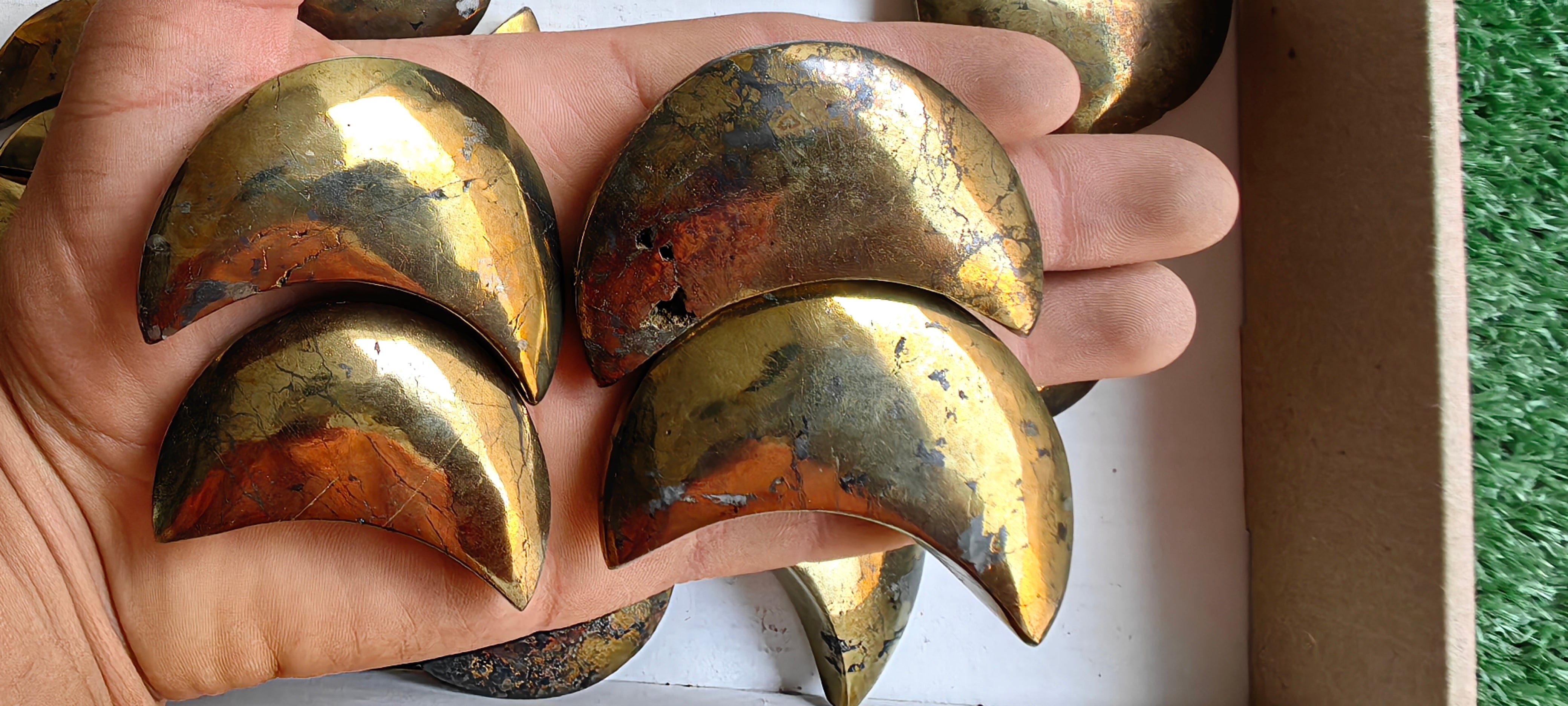 Lot 25 pcs Chalcopyrite Moon