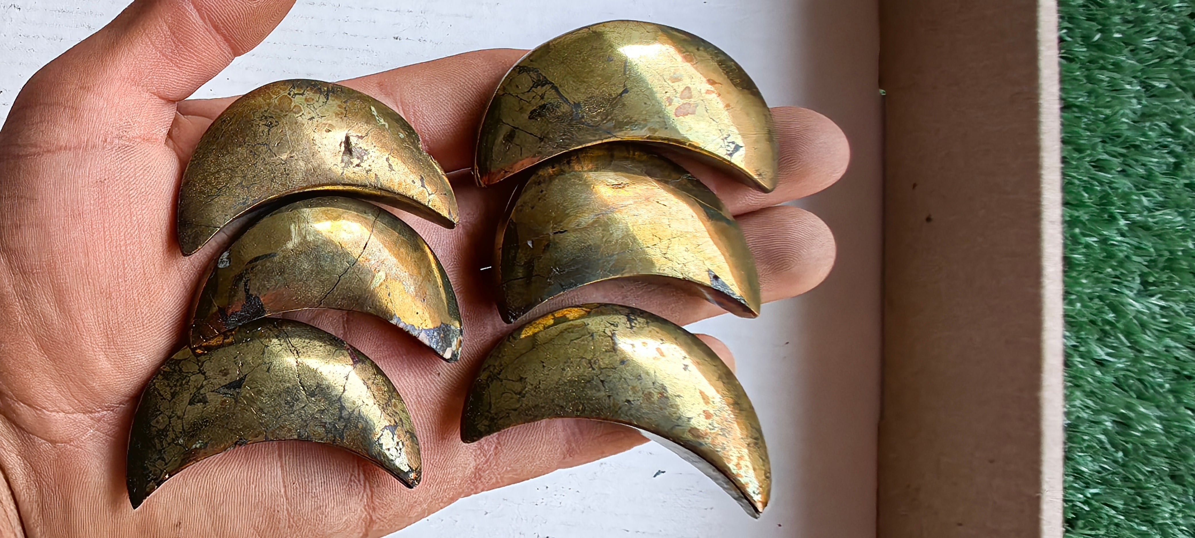 Lot 25 pcs Chalcopyrite Moon