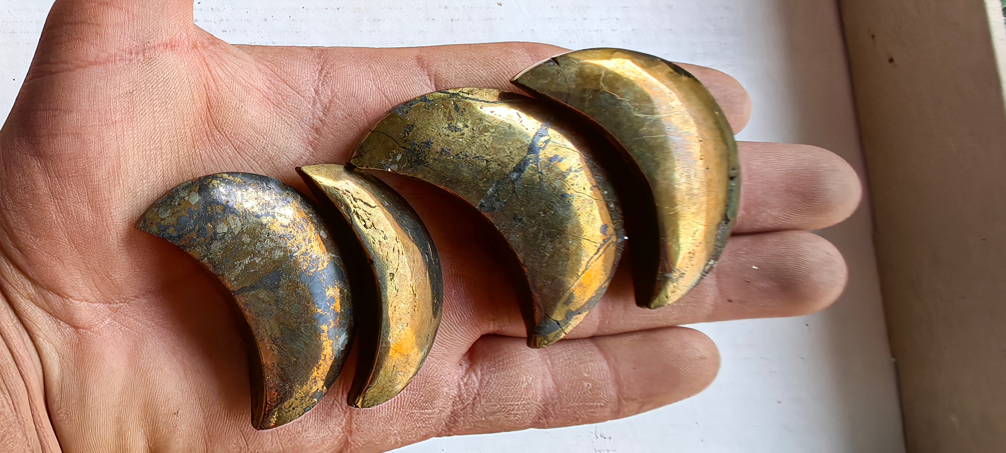 Lot 25 pcs Chalcopyrite Moon