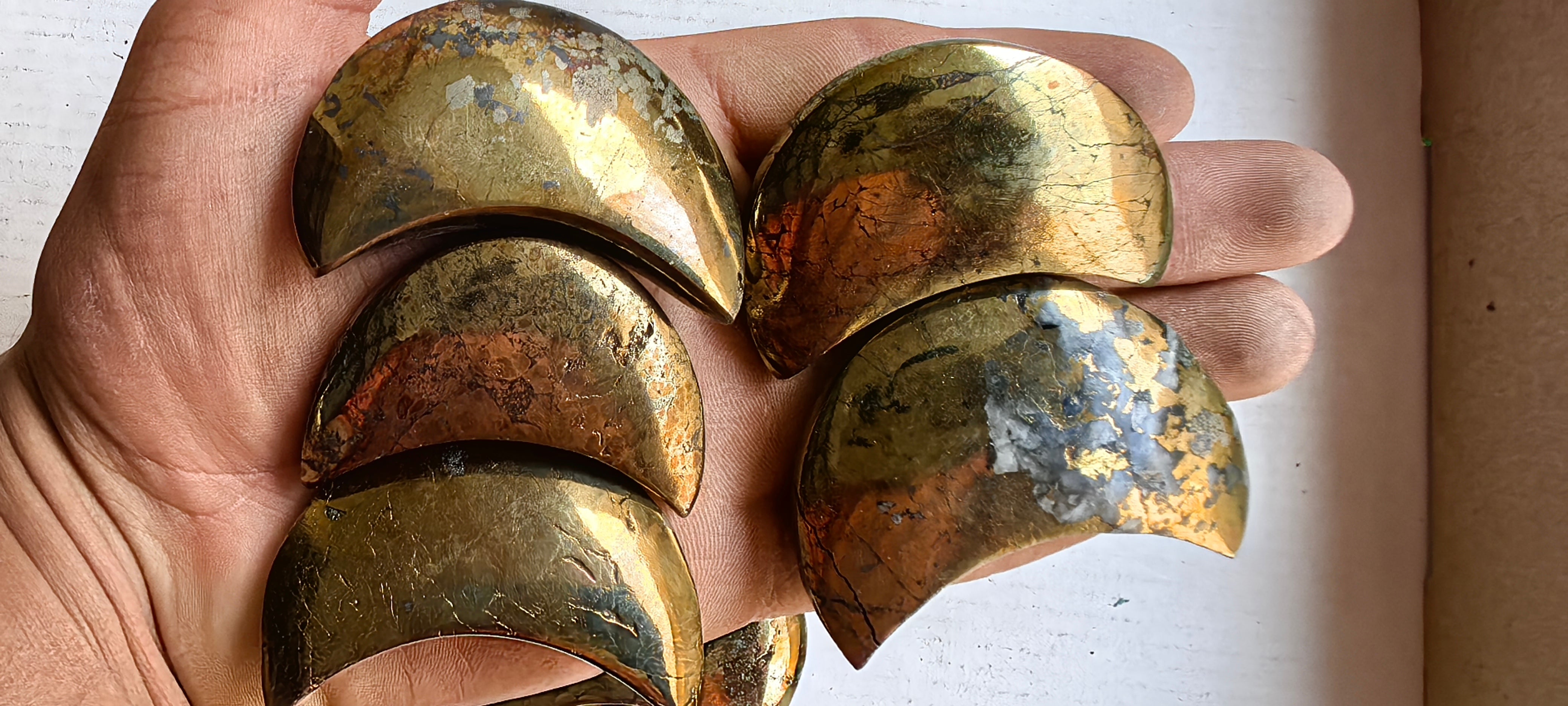 Lot 25 pcs Chalcopyrite Moon