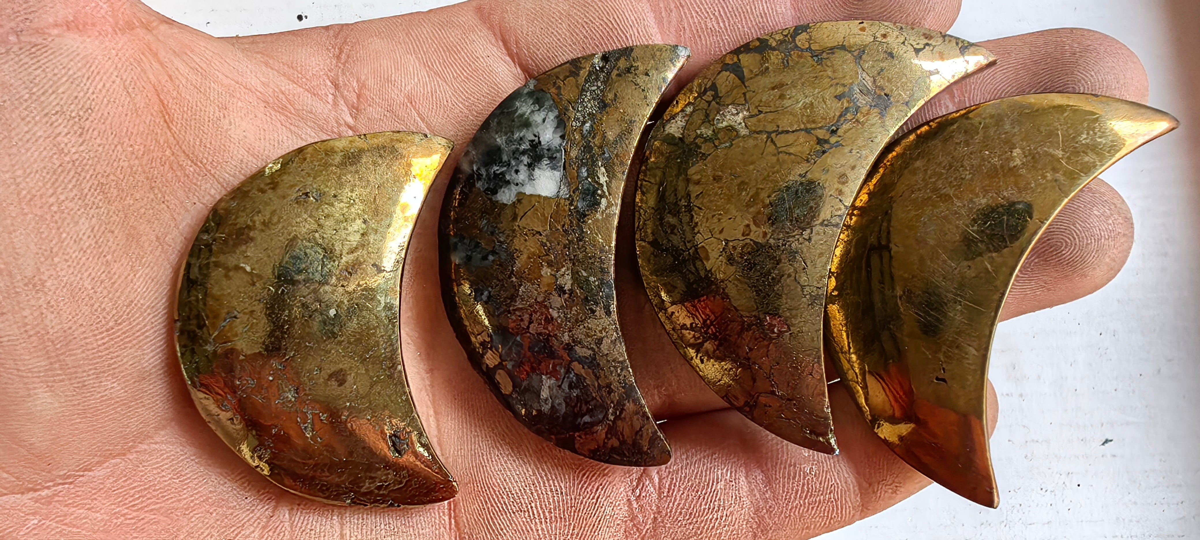 Lot 25 pcs Chalcopyrite Moon