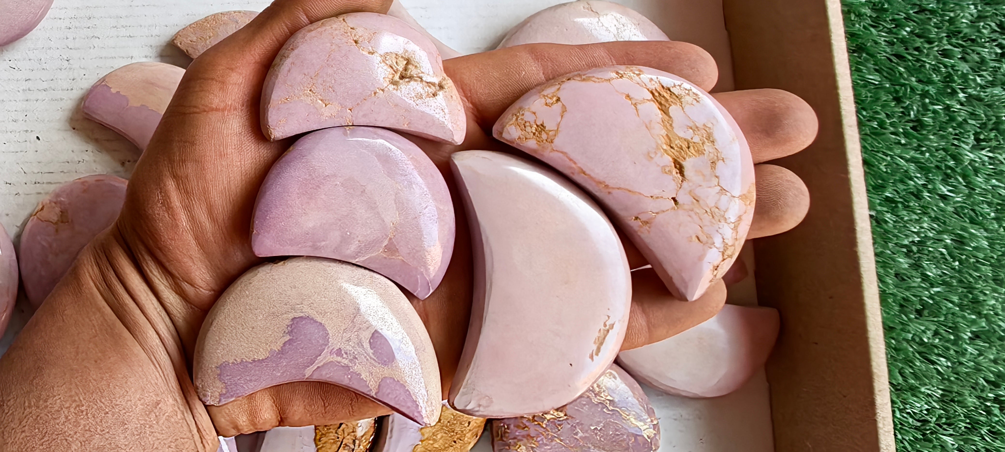 Lot 25 pcs Phosphosiderite Moon