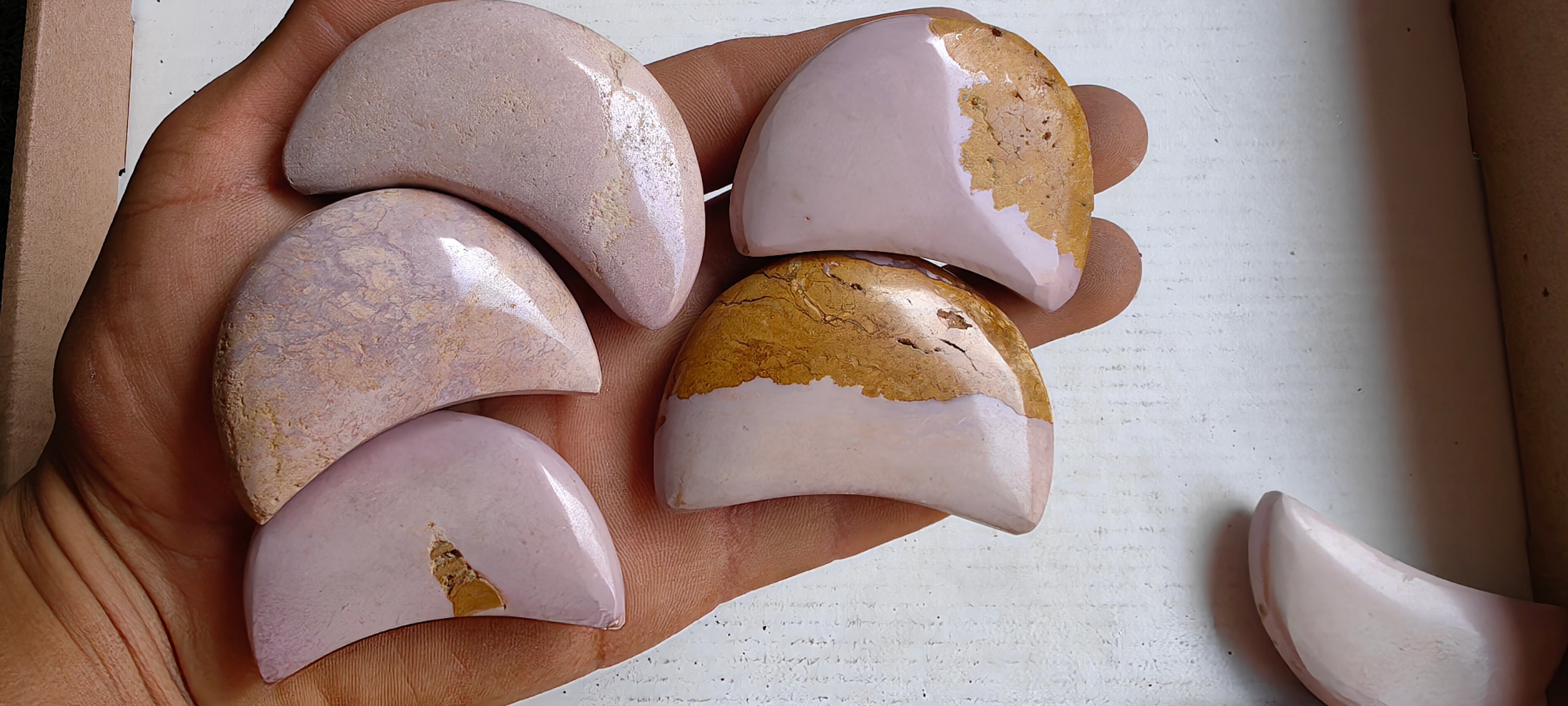 Lot 25 pcs Phosphosiderite Moon