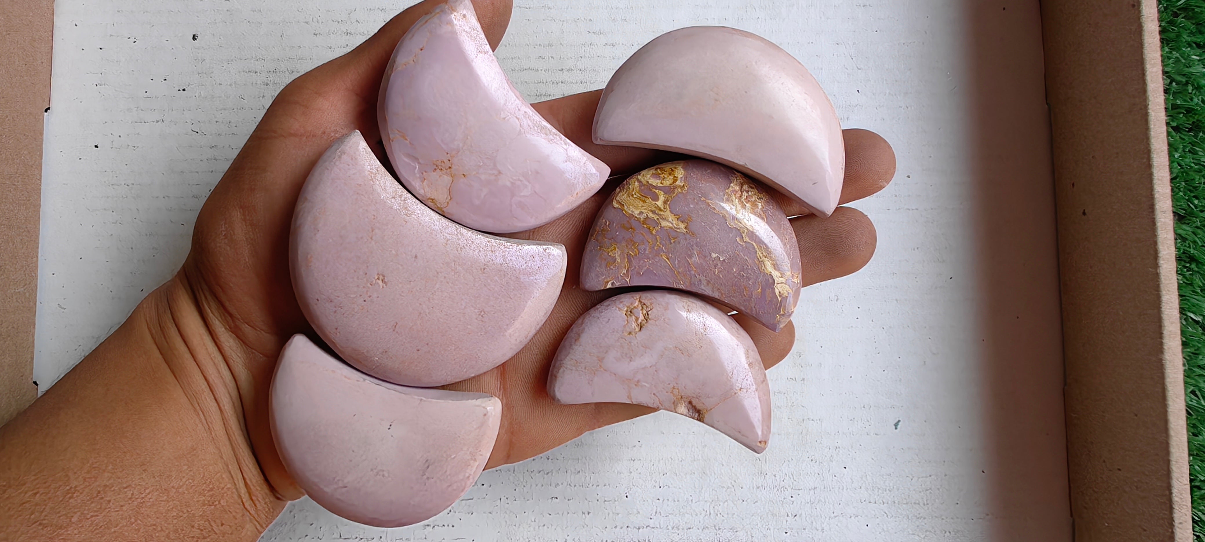 Lot 25 pcs Phosphosiderite Moon