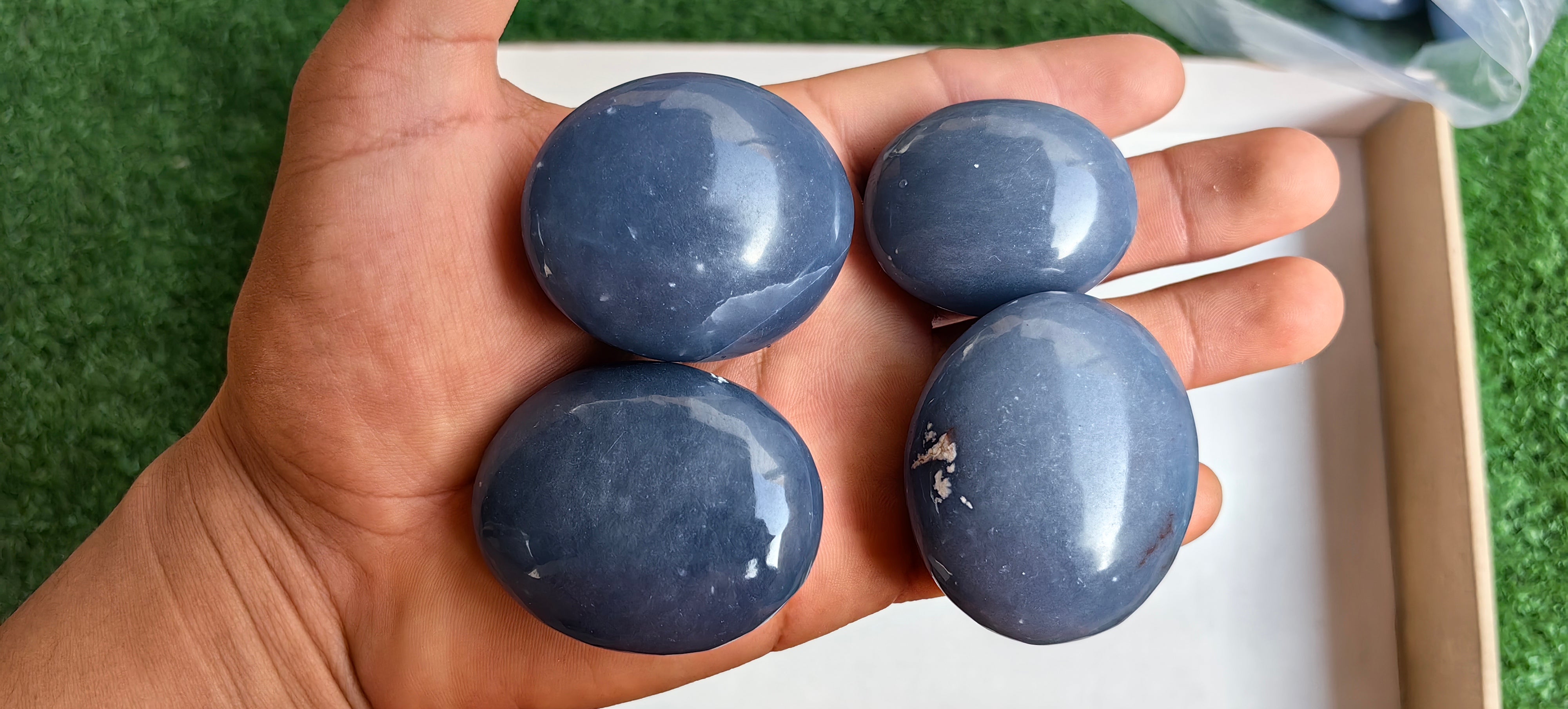 Lot 29 pcs Angelite Palm