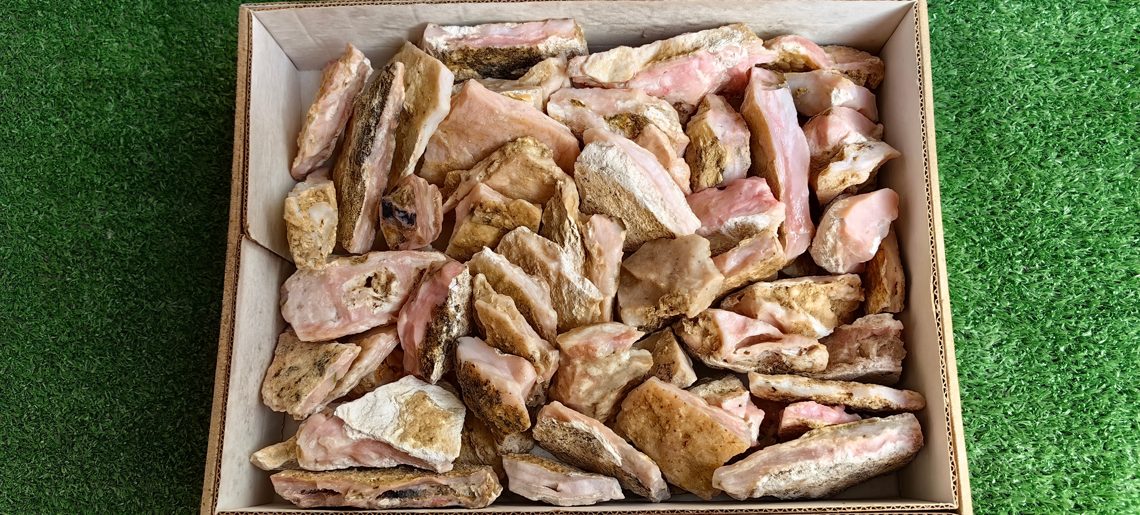 Lot 2.4 Kg Pink Opal Rough