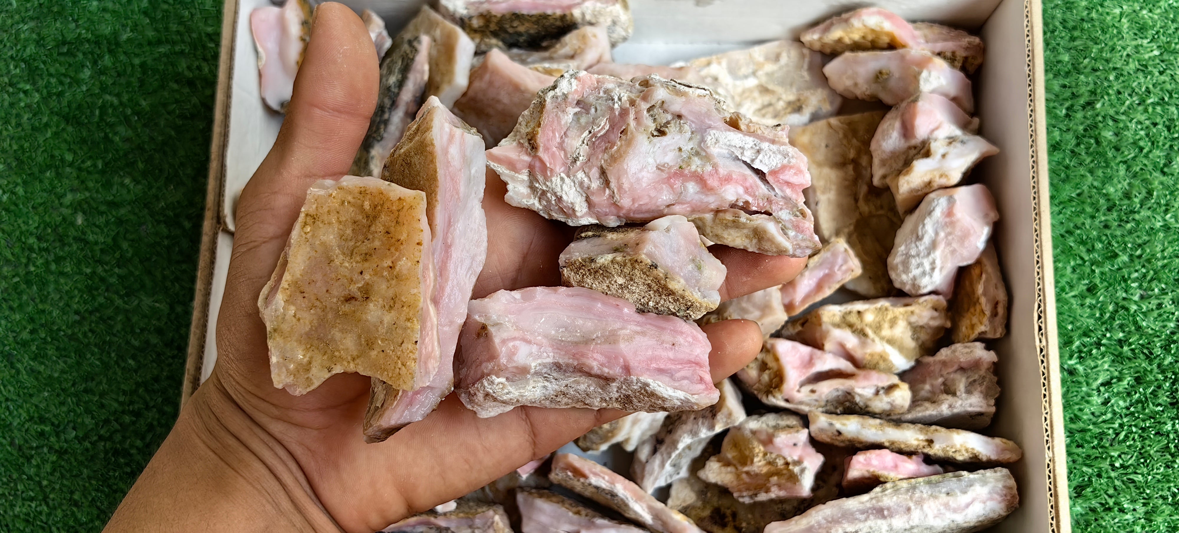 Lot 2.4 Kg Pink Opal Rough