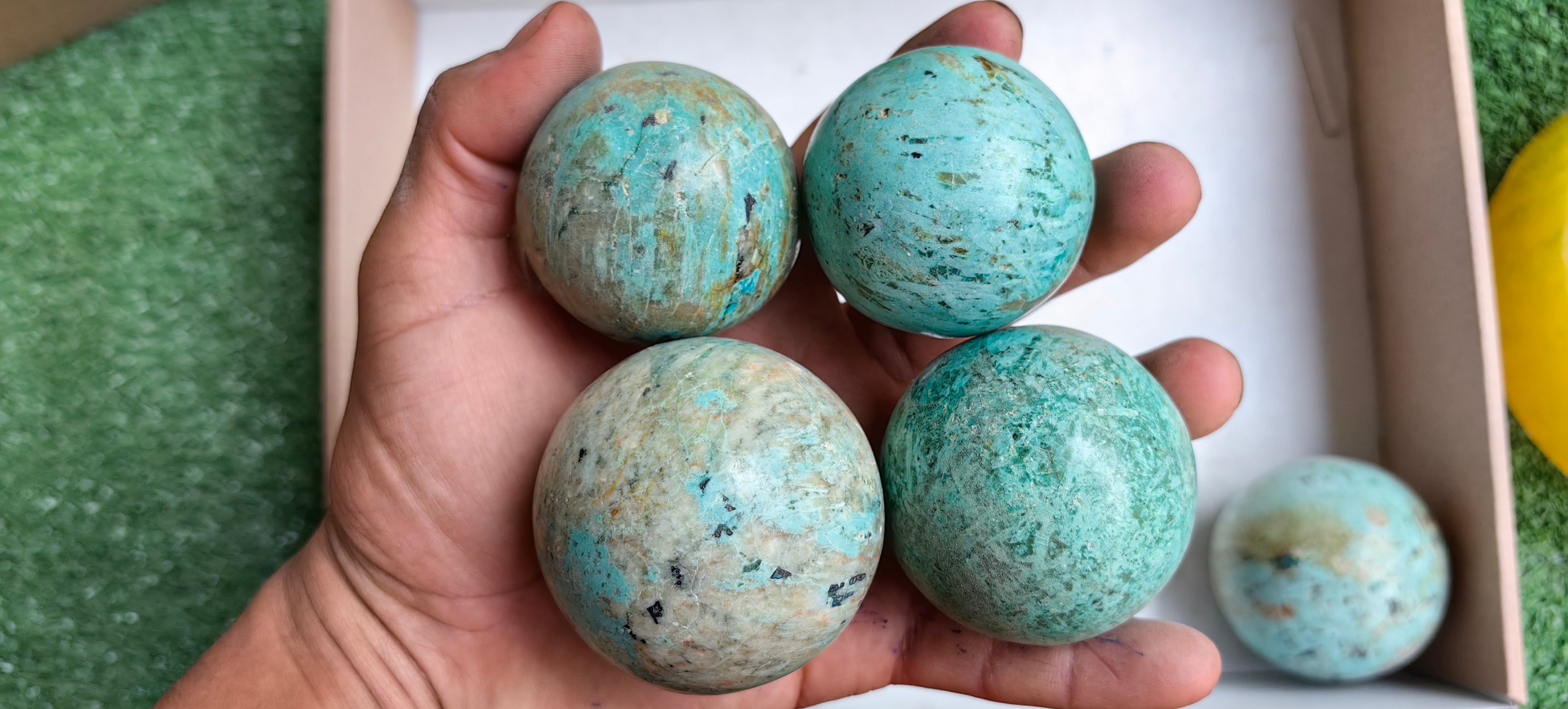 Lot 25 pcs Peruvian Turquoise Sphere