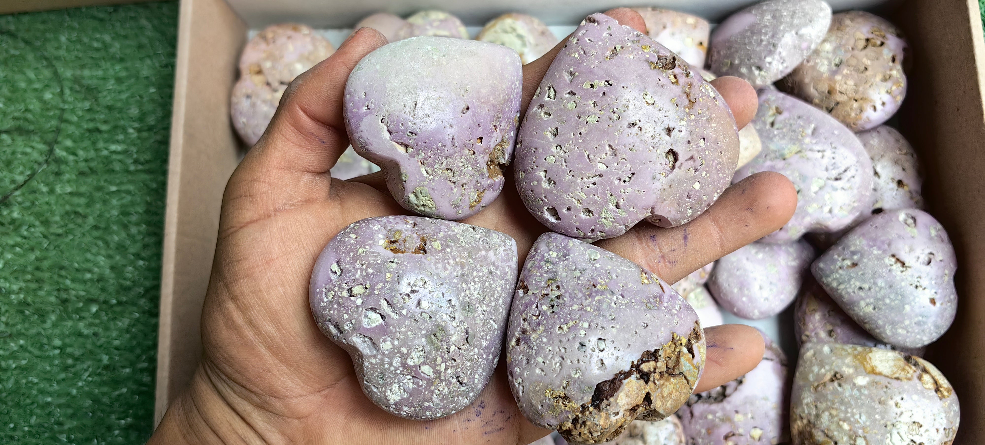 Lot 45 pcs Phosphosiderite Heart Drusy