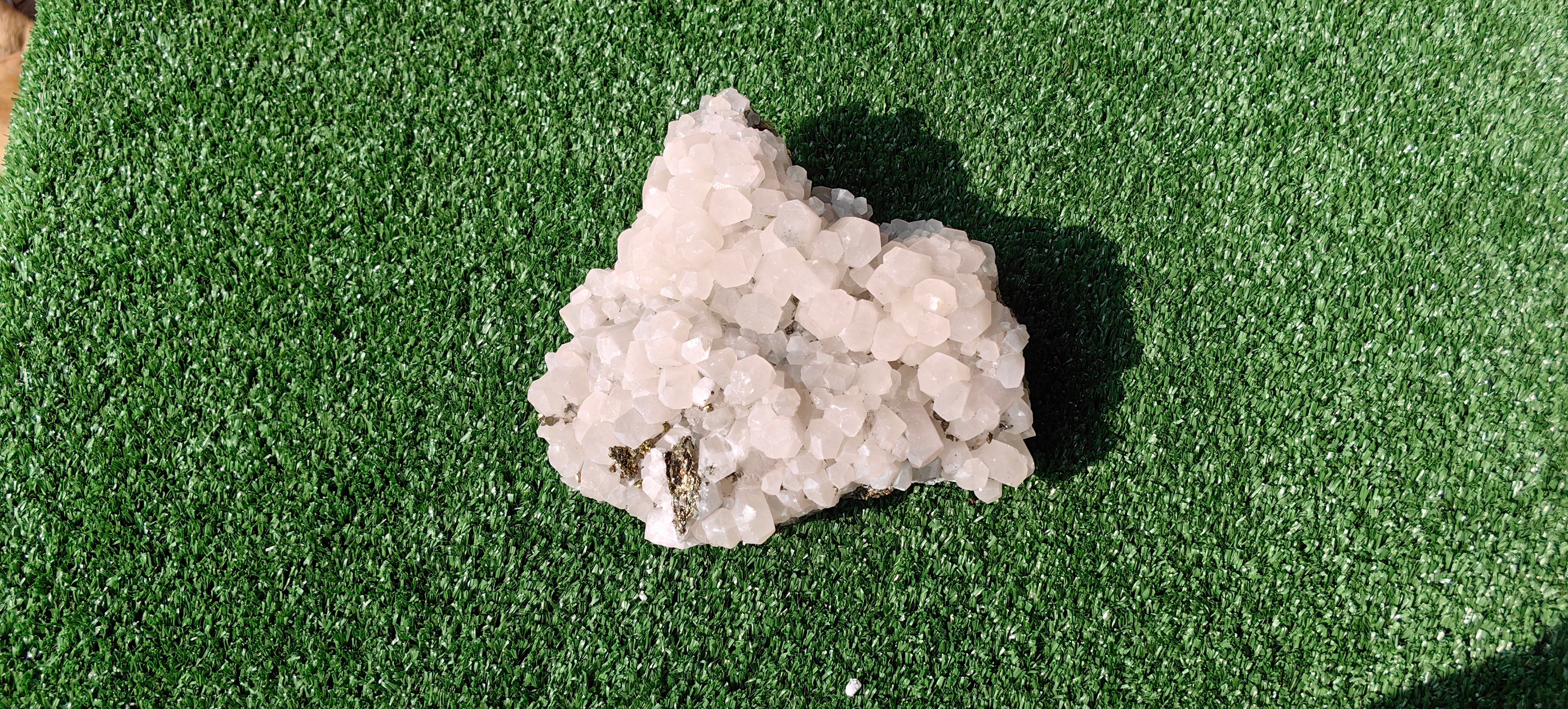 Lot 1 piece calcite fluorescent**