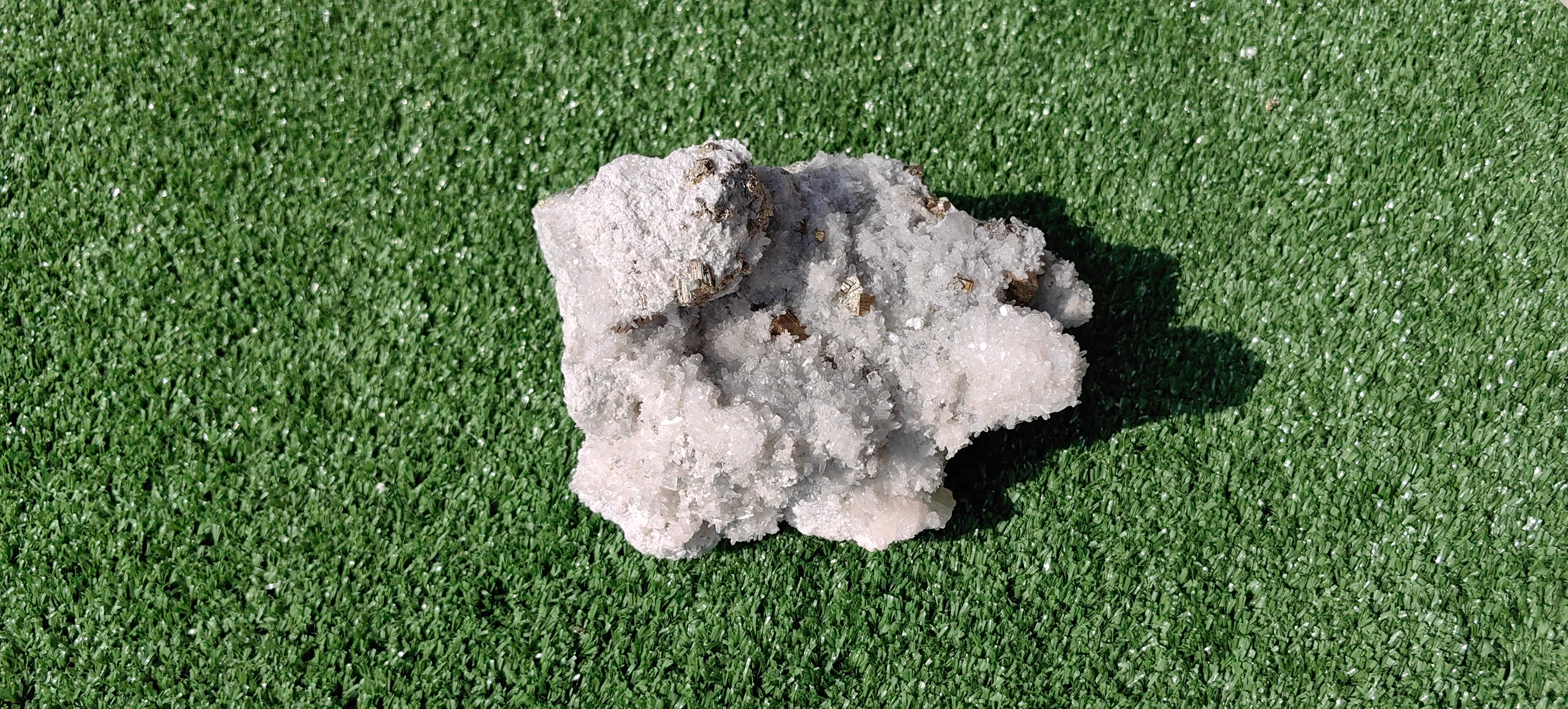 Lot 1 piece calcite fluorescent**