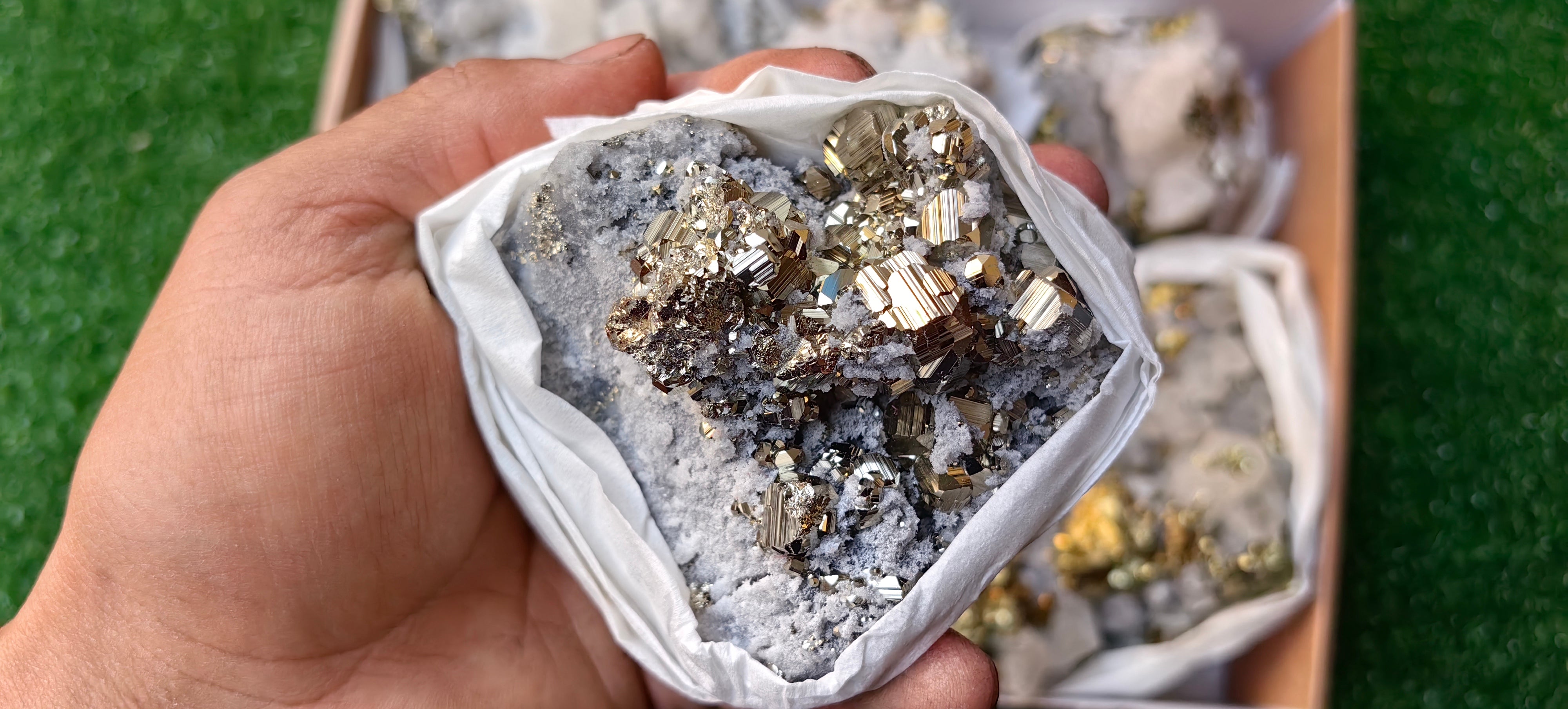 Calcite Fluorescent Chalcopyrite and Pyrite