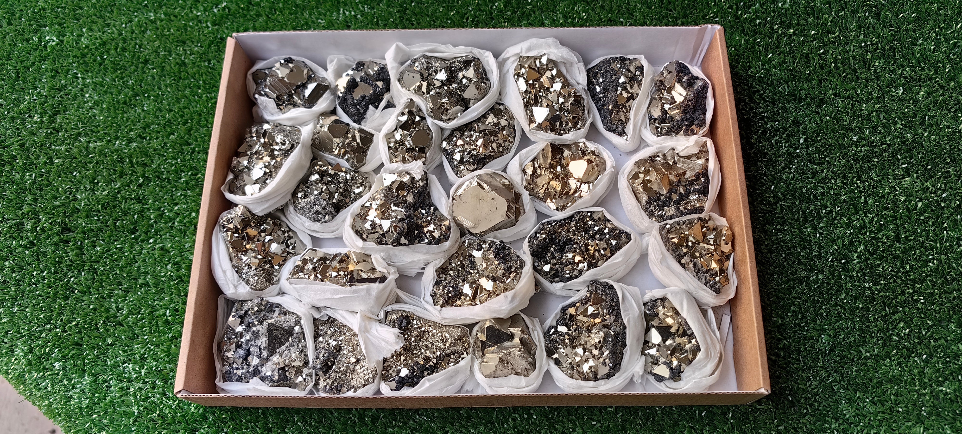 Lot 26 pieces Pyrite with Sphalerite**