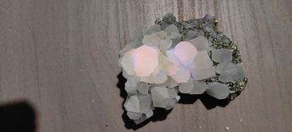 Lot 1 piece calcite fluorescent**