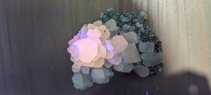 Lot 1 piece calcite fluorescent**