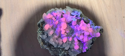 Lot 1 piece calcite fluorescent**