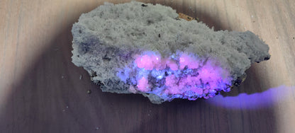 Lot 1 piece calcite fluorescent**