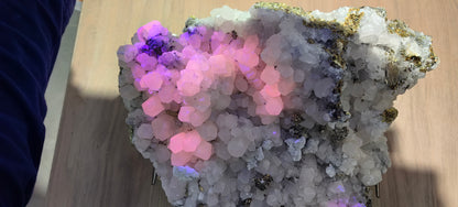 Lot 1 piece calcite fluorescent**