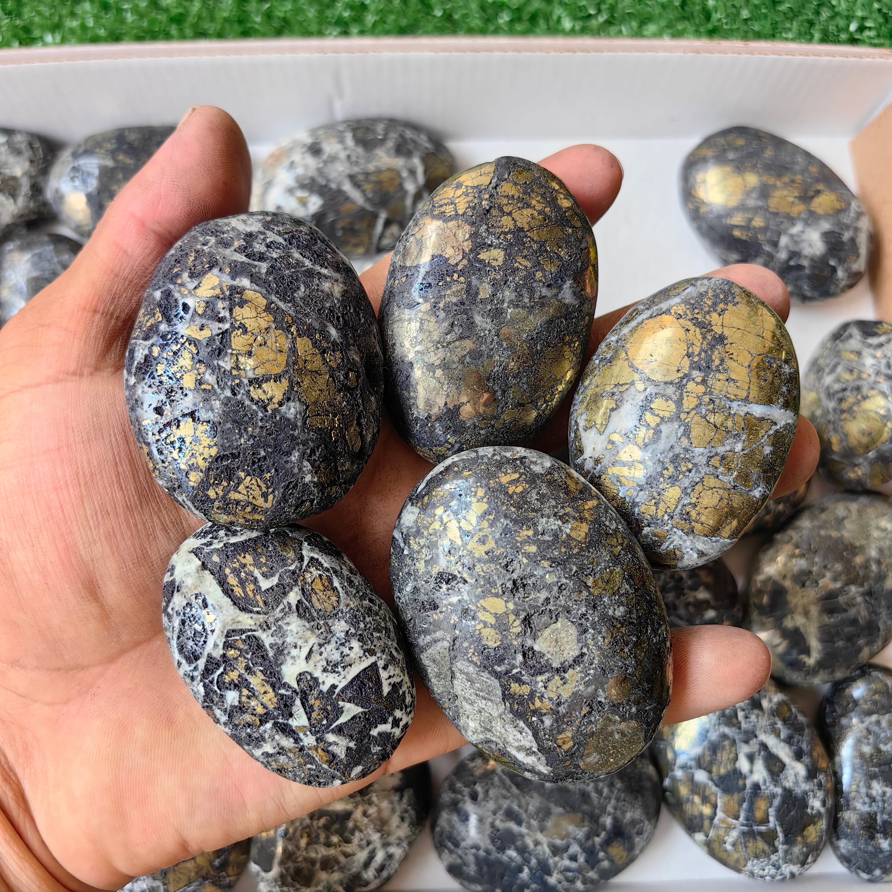 Lot 30 pcs Covellite Palms*