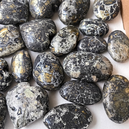Lot 27 pcs Covellite Palms/ Heart*