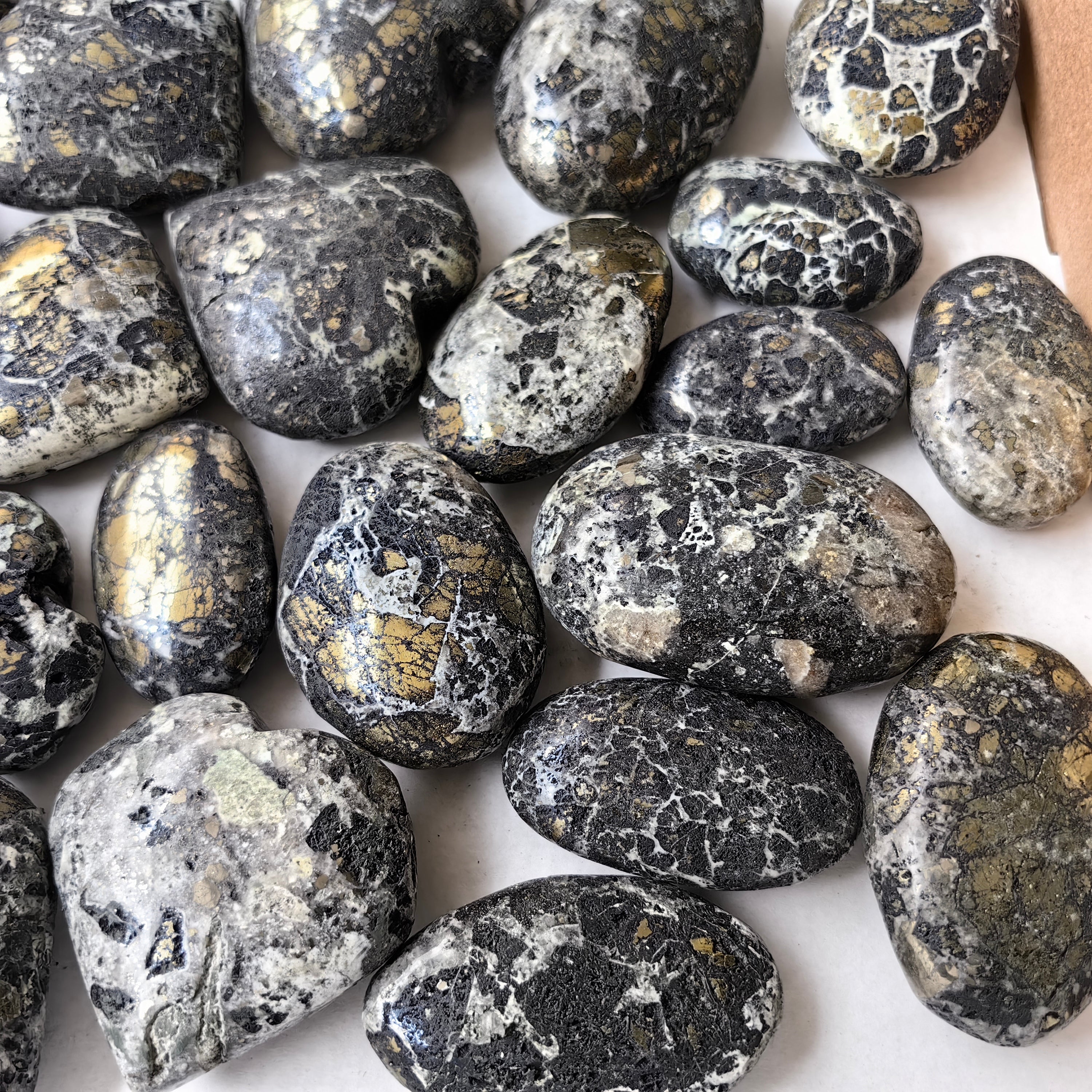 Lot 27 pcs Covellite Palms/ Heart*