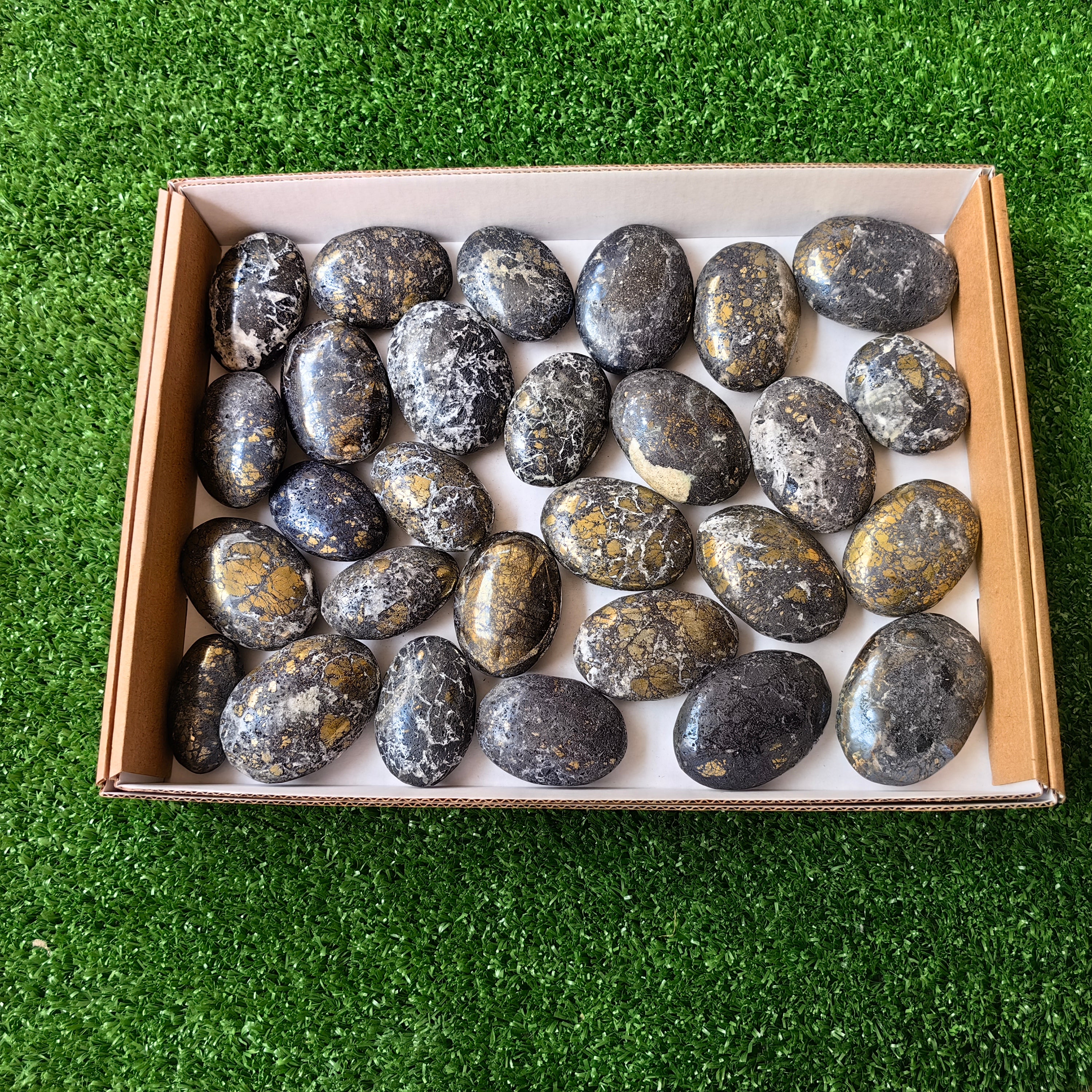 Lot 28 pcs Covellite Palms*