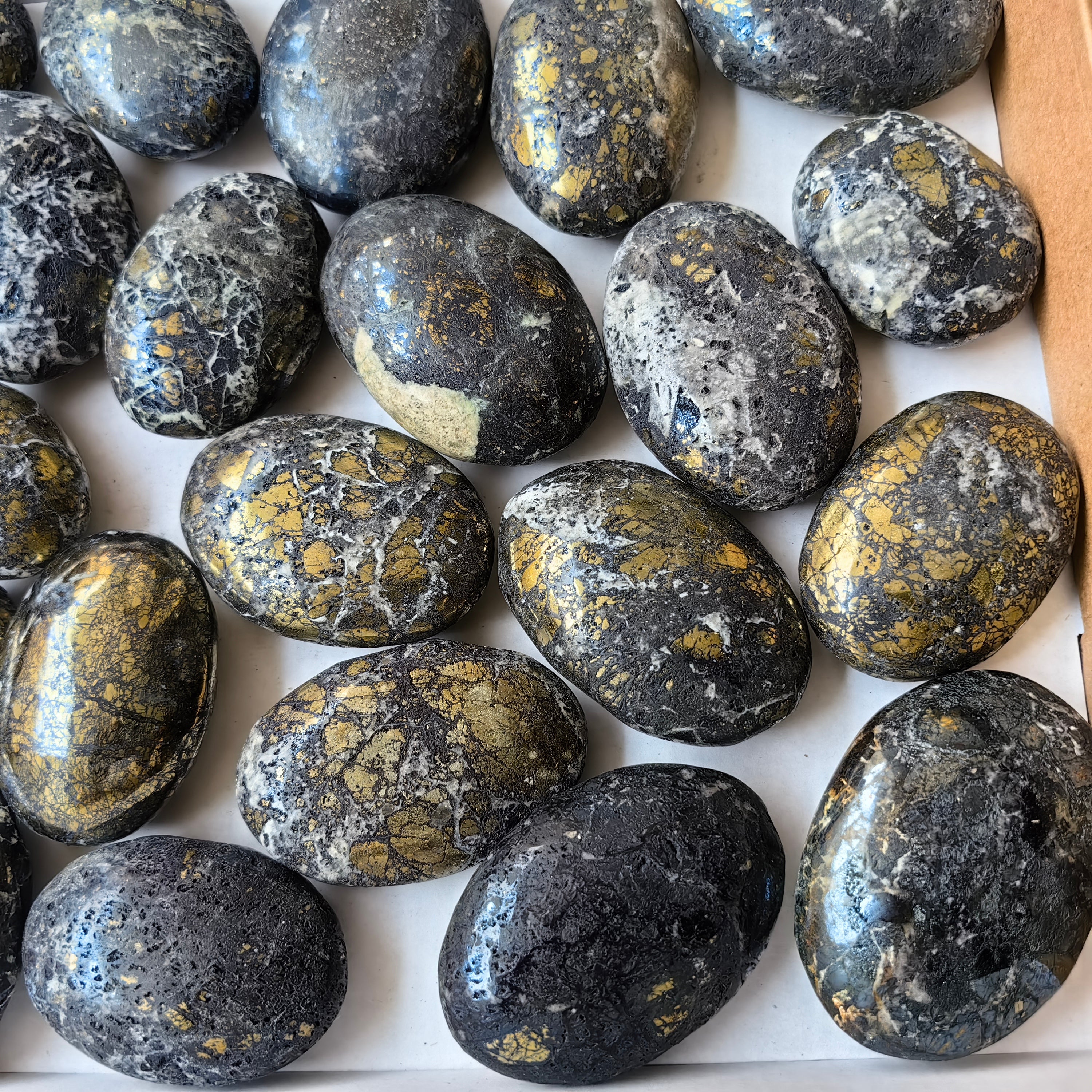 Lot 28 pcs Covellite Palms*