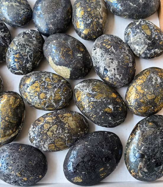 Lot 28 pcs Covellite Palms*