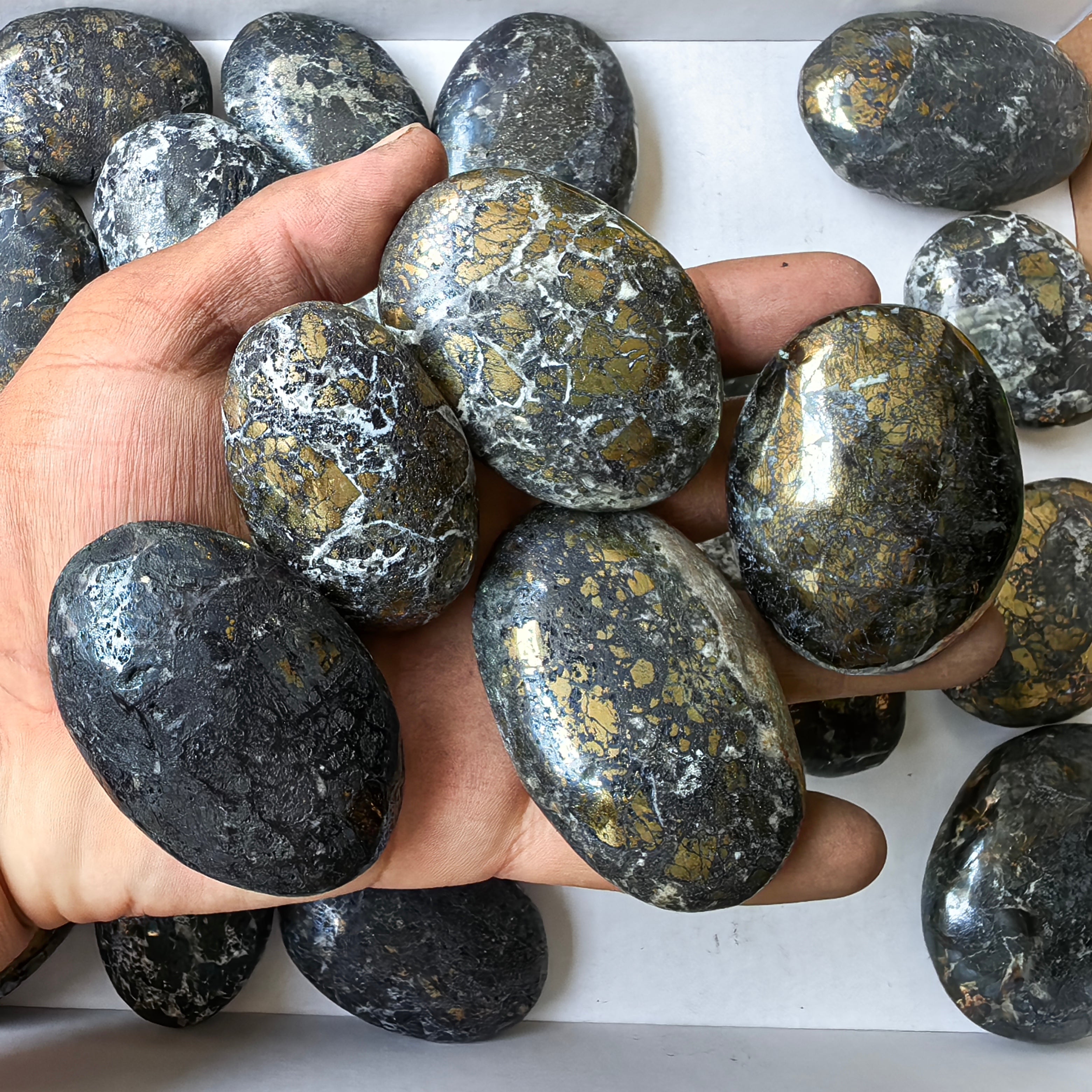 Lot 28 pcs Covellite Palms*