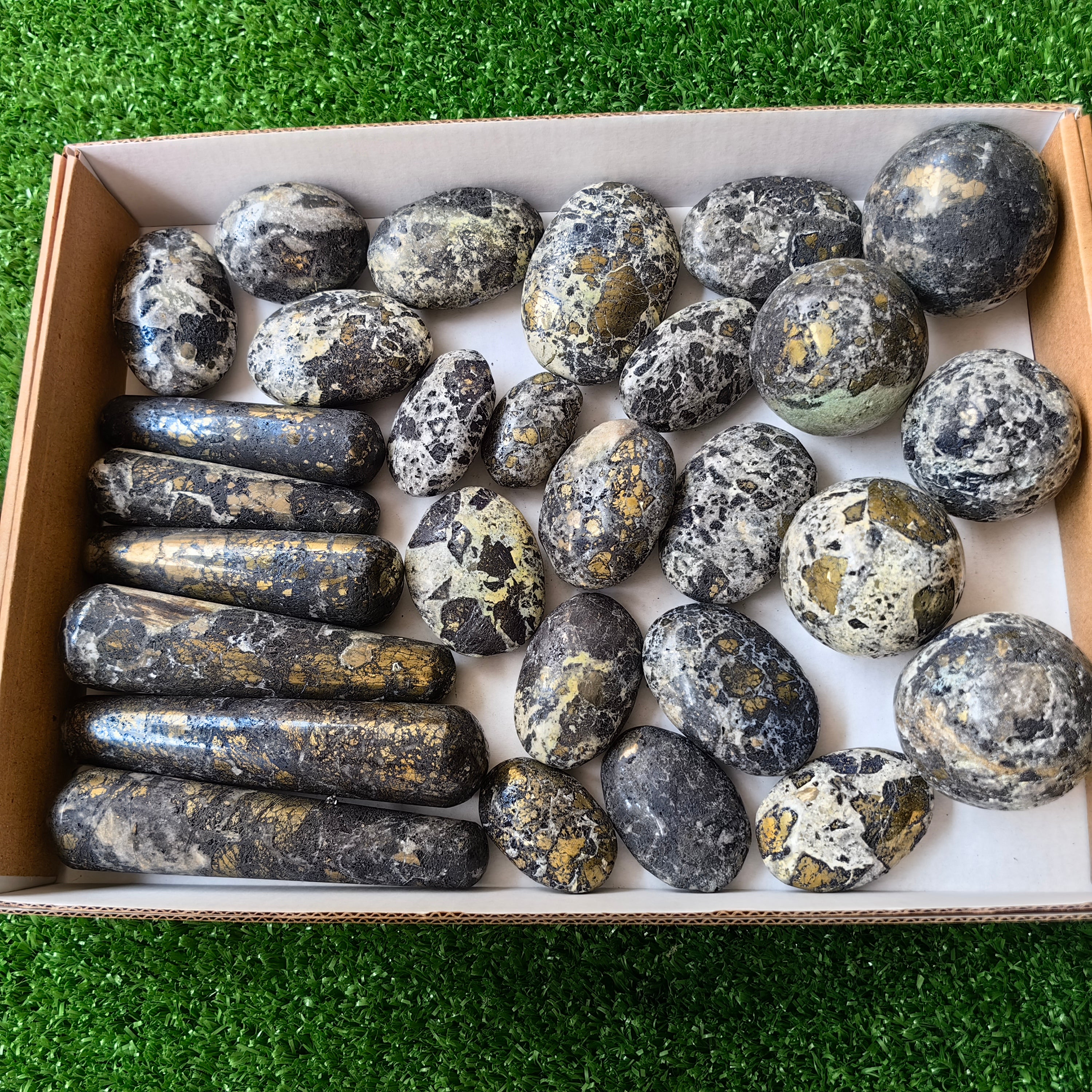 Lot 28 pcs Covellite Palms / Sphere / heart*