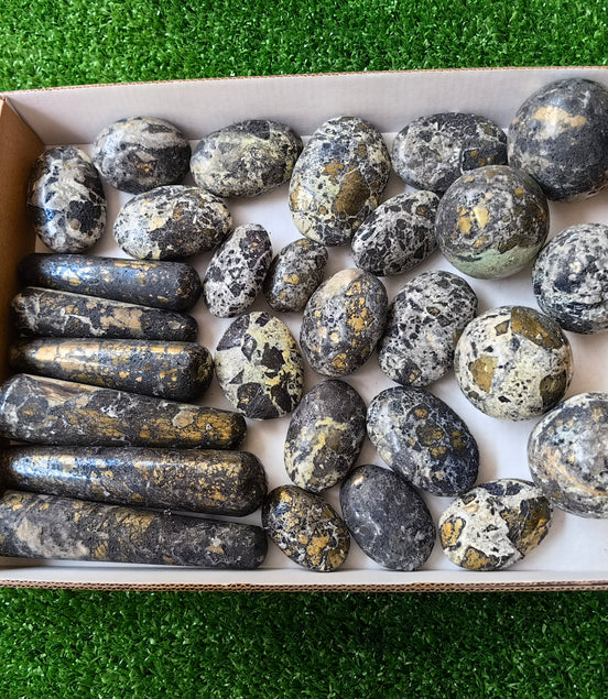 Lot 28 pcs Covellite Palms / Sphere / heart*