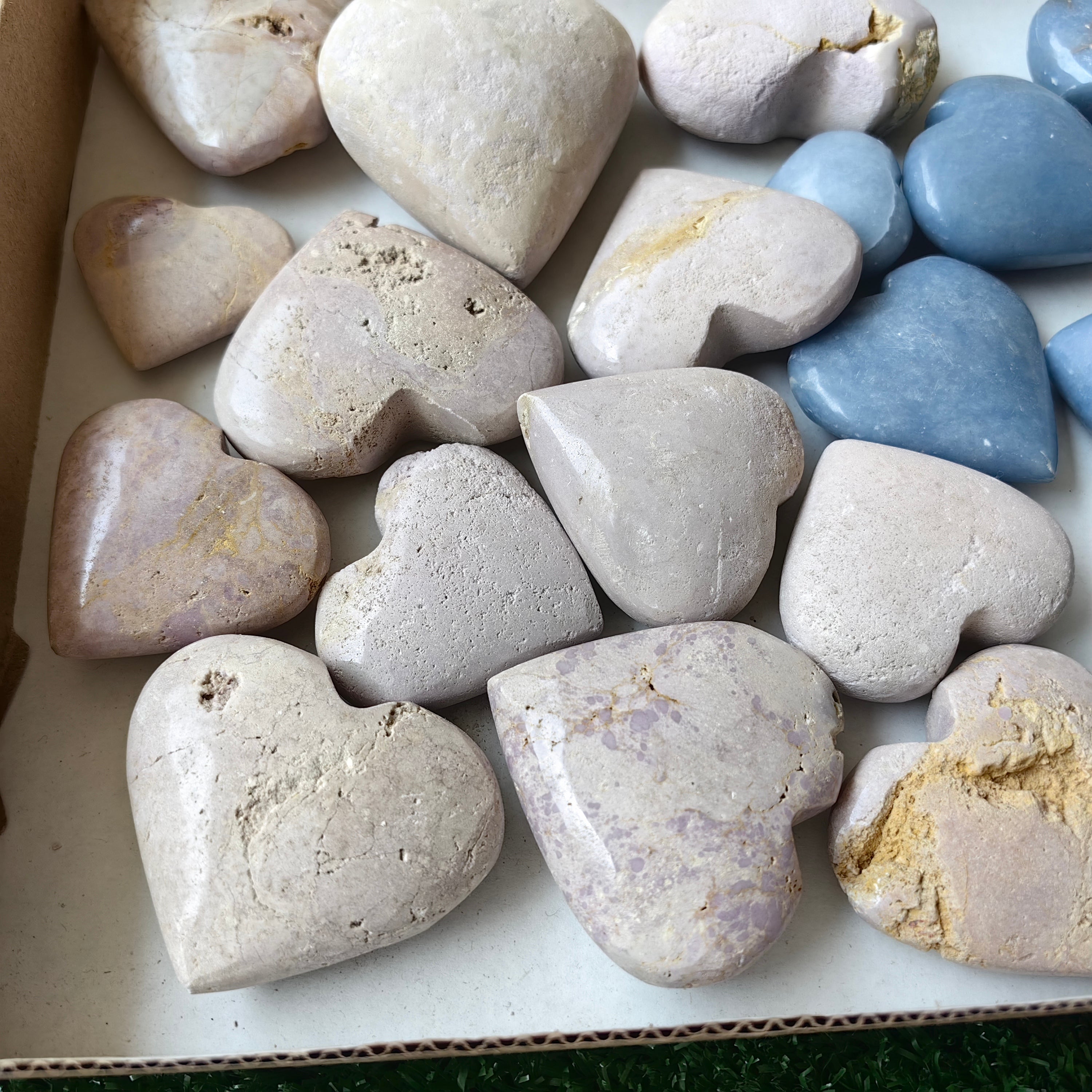 Lot 25 pcs Phosphosiderite / Angelite Heart*